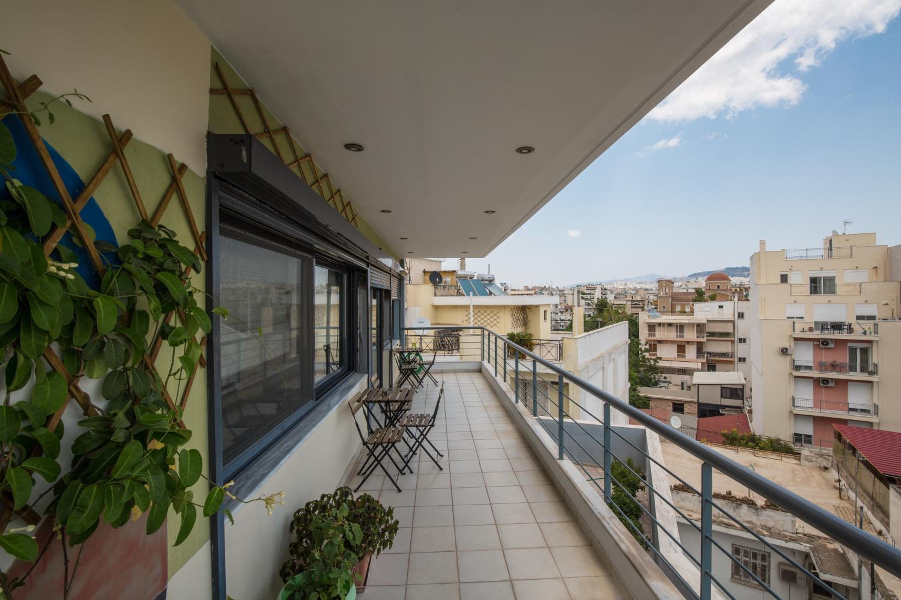 Spacious Modern Apartments With Great Rooftop View