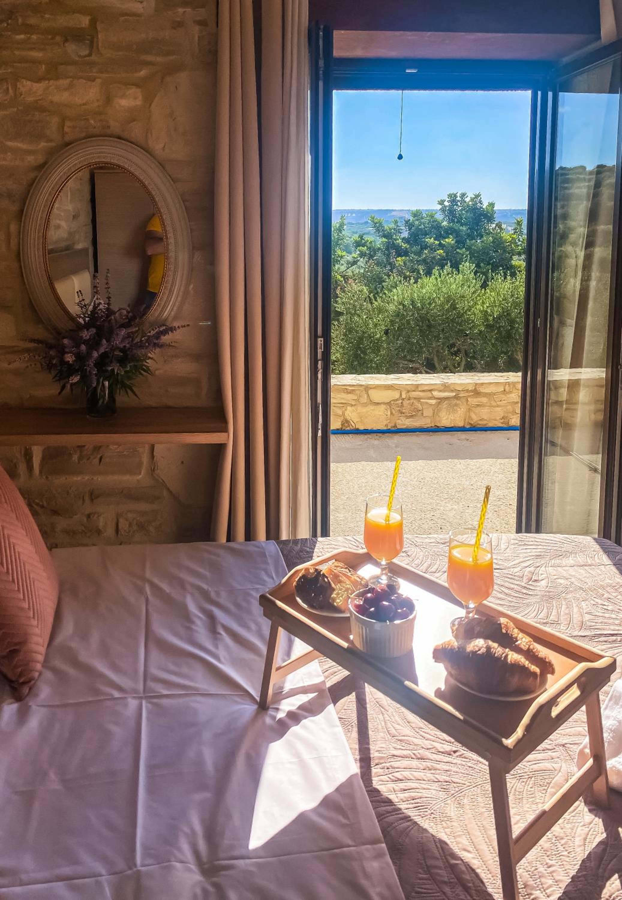 OLIVE LAND - ΓΗ ΤΗΣ ΕΛΙΑΣ / STONE VILLA.