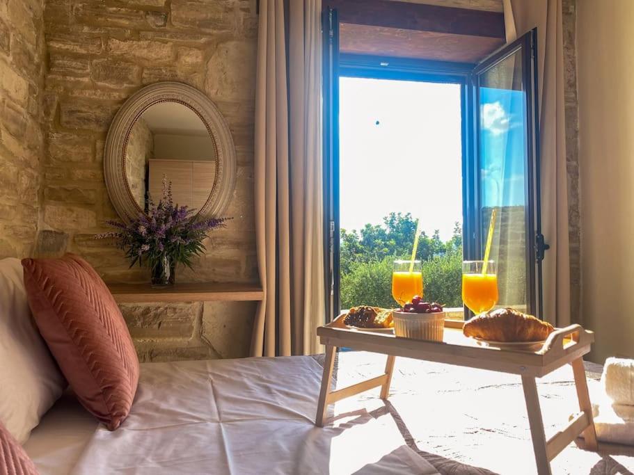 OLIVE LAND - ΓΗ ΤΗΣ ΕΛΙΑΣ / STONE VILLA.
