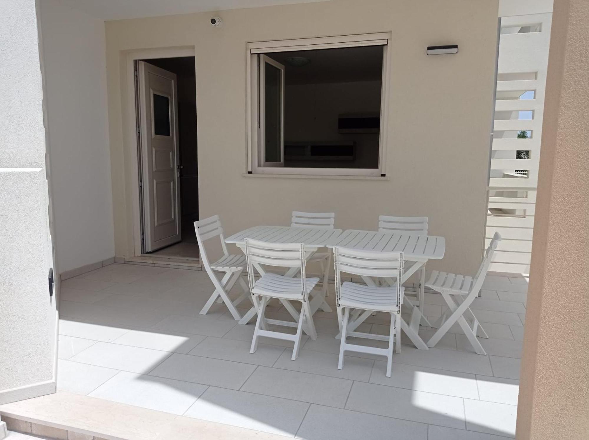Gelsimori Apartments