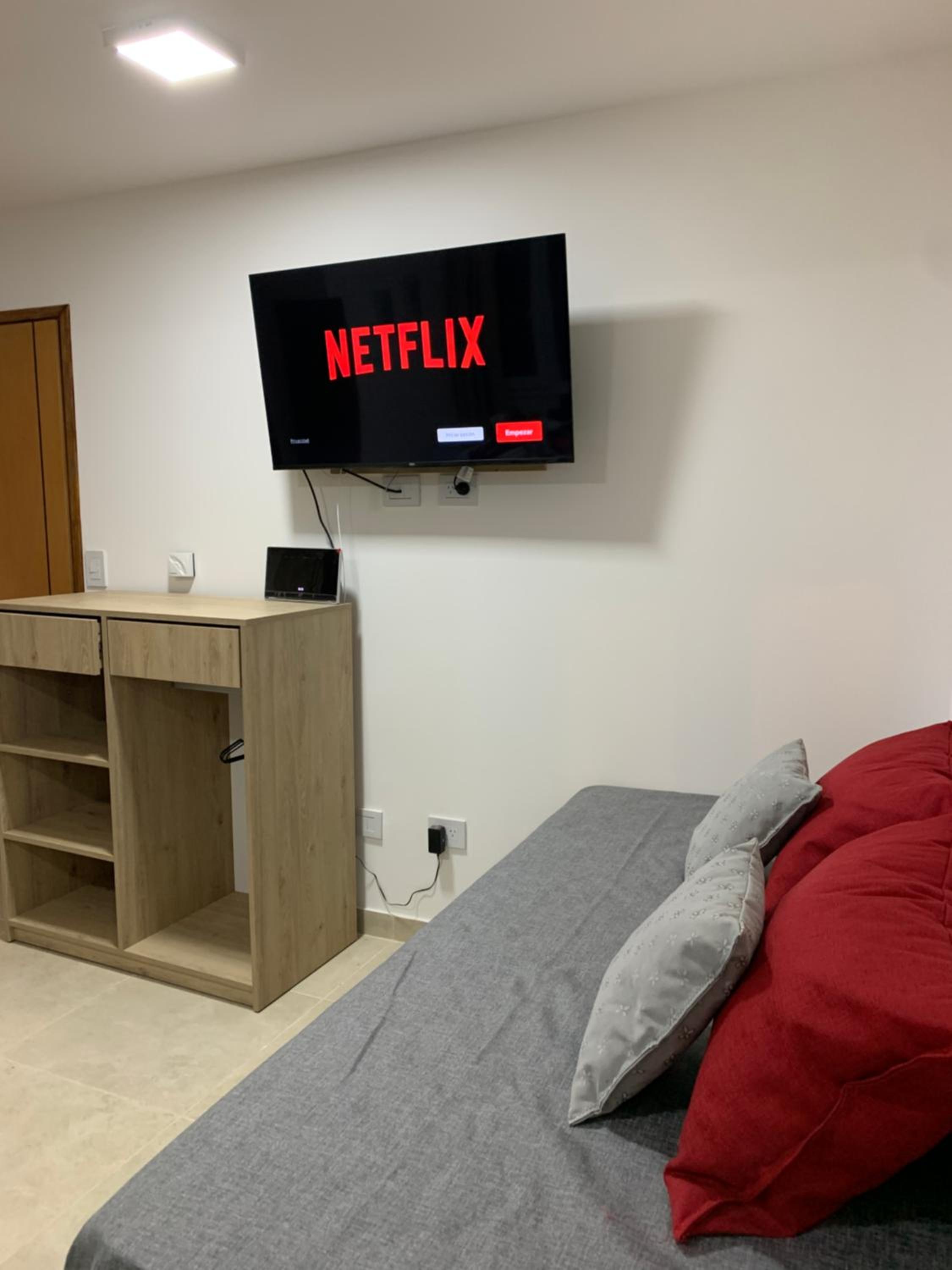 Happy Guest Apart 50