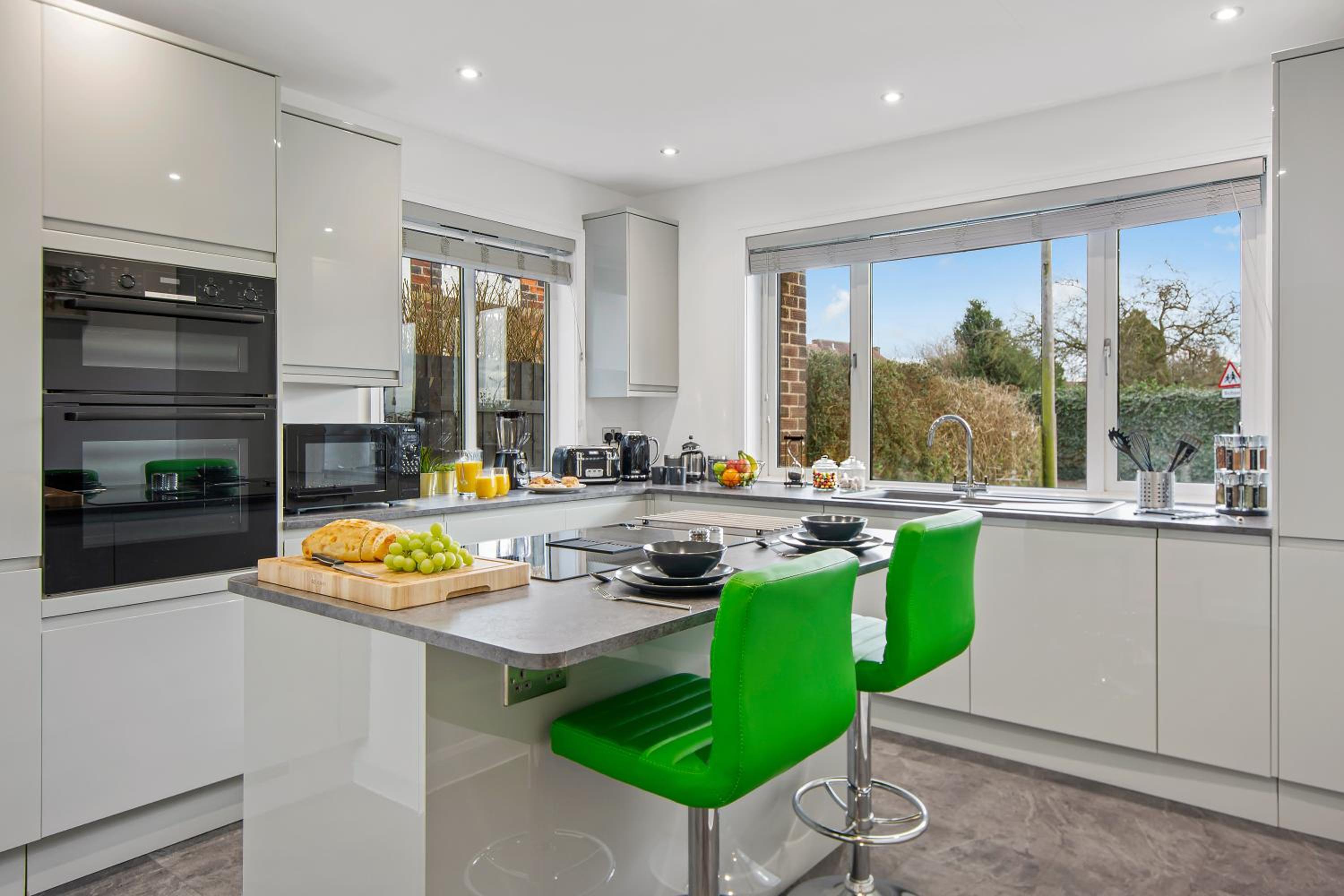 Butterfly House - Luxury 2 Bedroom Property view 4