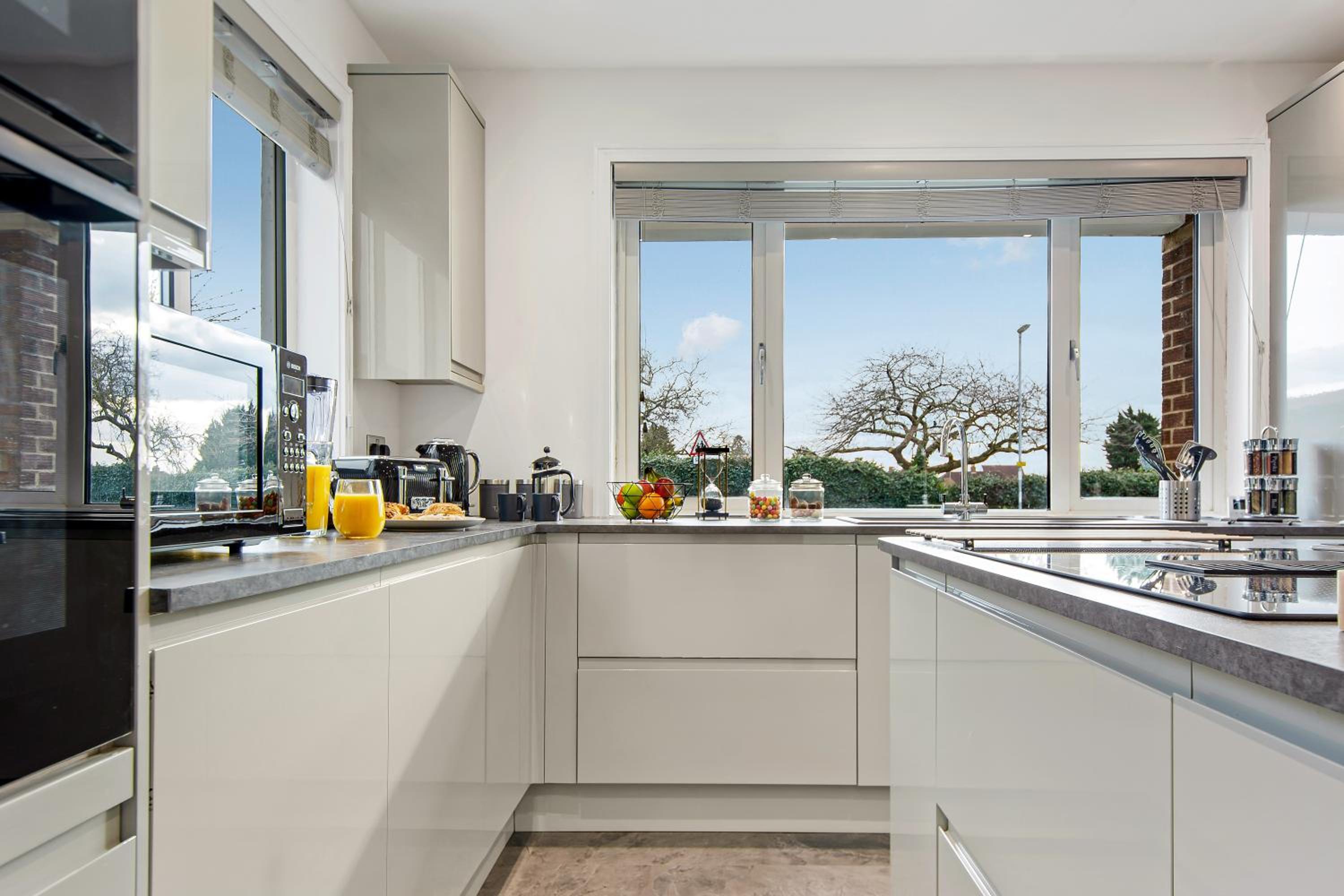 Butterfly House - Luxury 2 Bedroom Property view 5