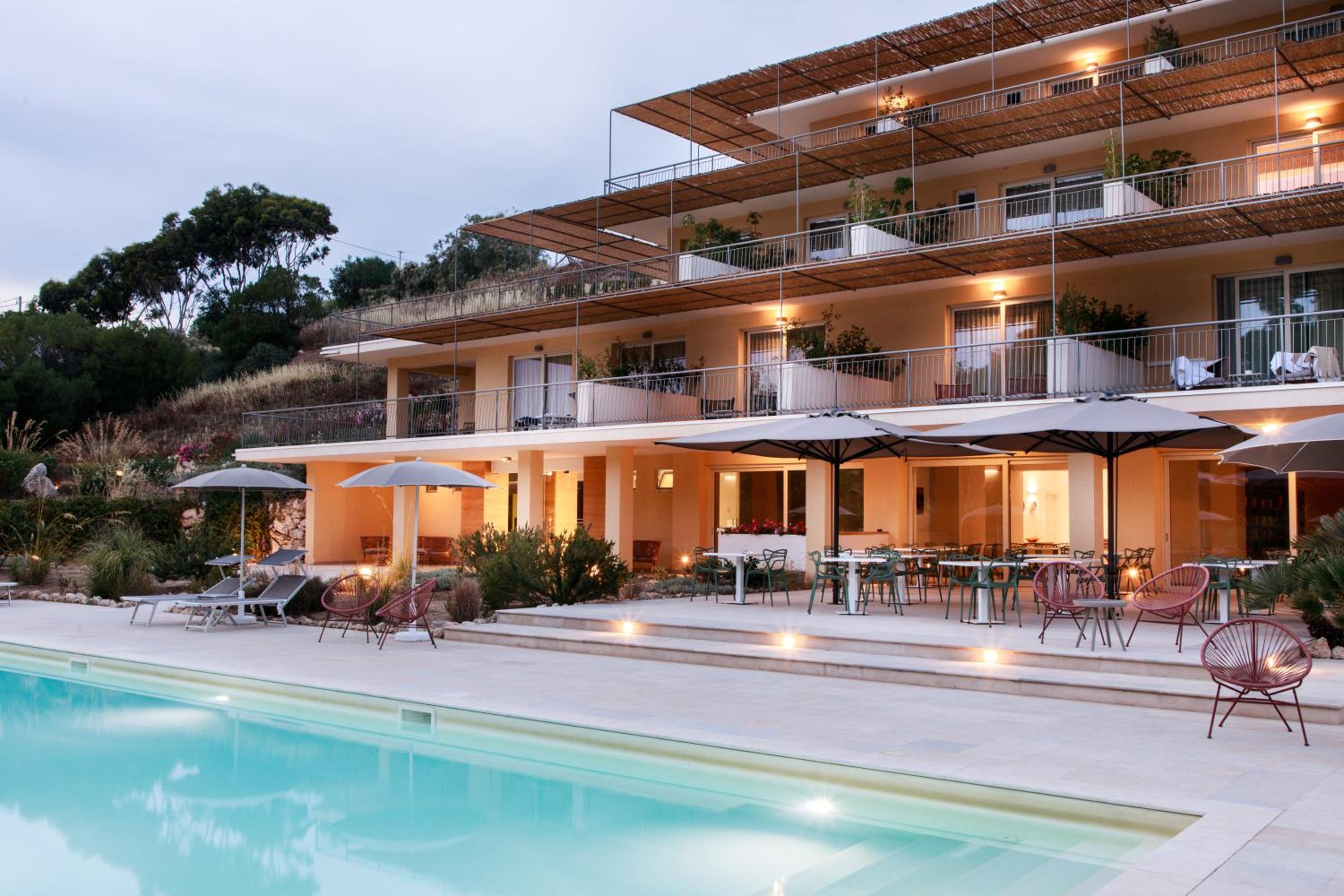 Luna Minoica Suites and Apartments