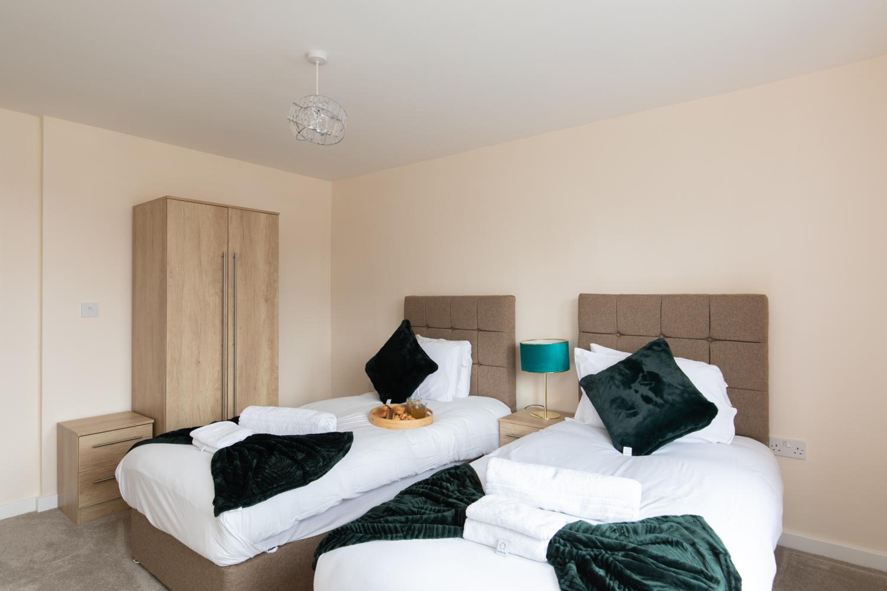 homely - North London Apartments Wembley view 5