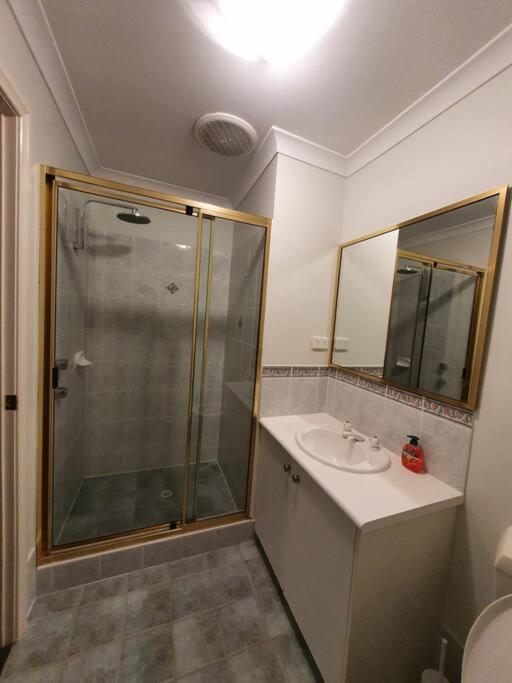 Adorable-secure 3 bedroom holiday home with Pool around the corner from The Miners Rest.