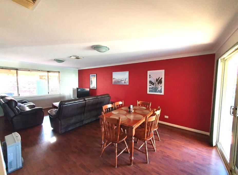 Adorable-secure 3 bedroom holiday home with Pool around the corner from The Miners Rest.