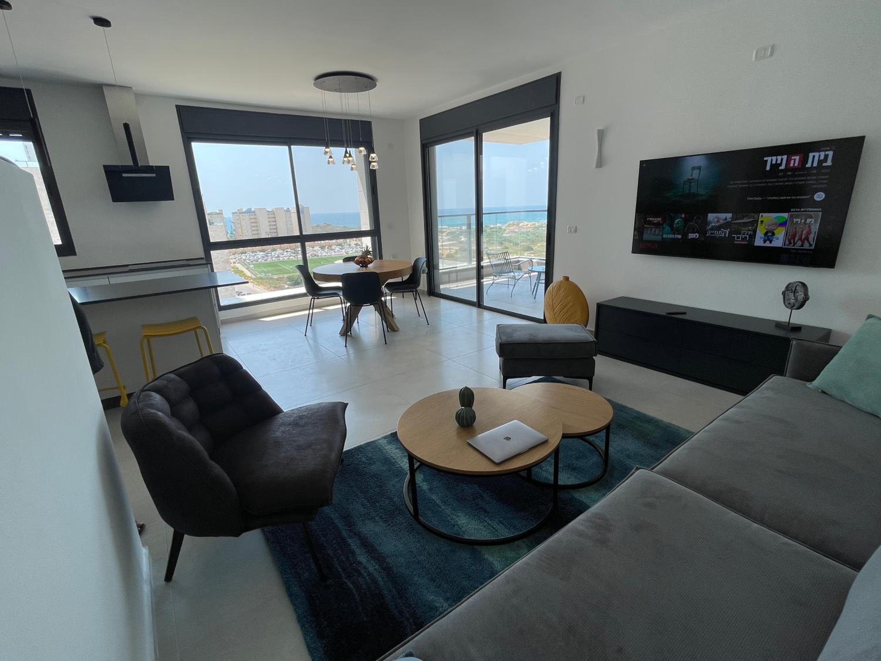#דירת יוקרה על הים Sunset Beach Apartment# view 3