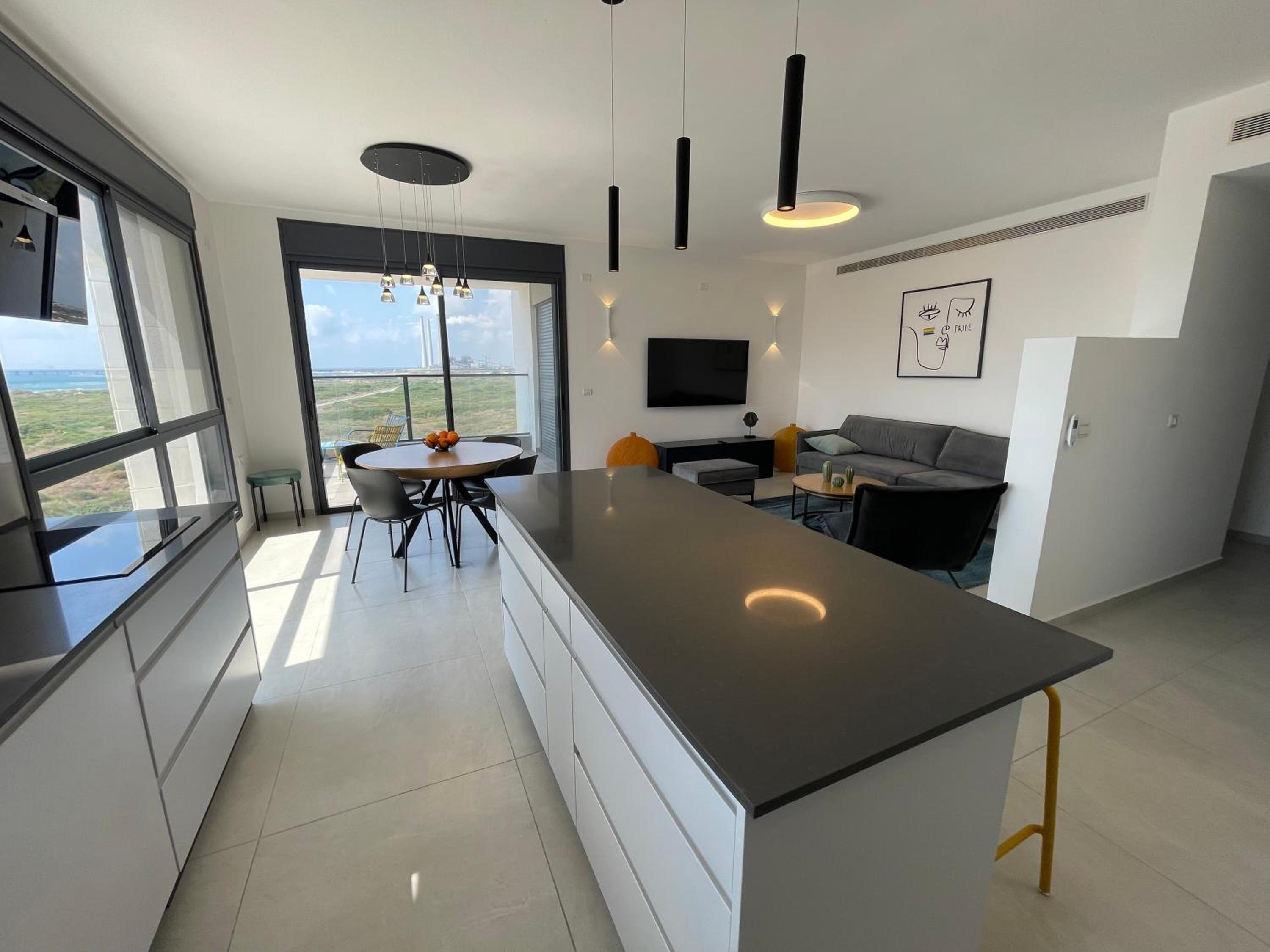 #דירת יוקרה על הים Sunset Beach Apartment# view 2