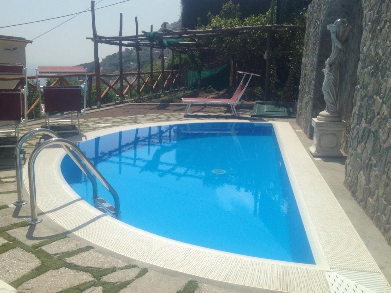 Villa Virginia -no steps -private pool-free WiFi photo 2