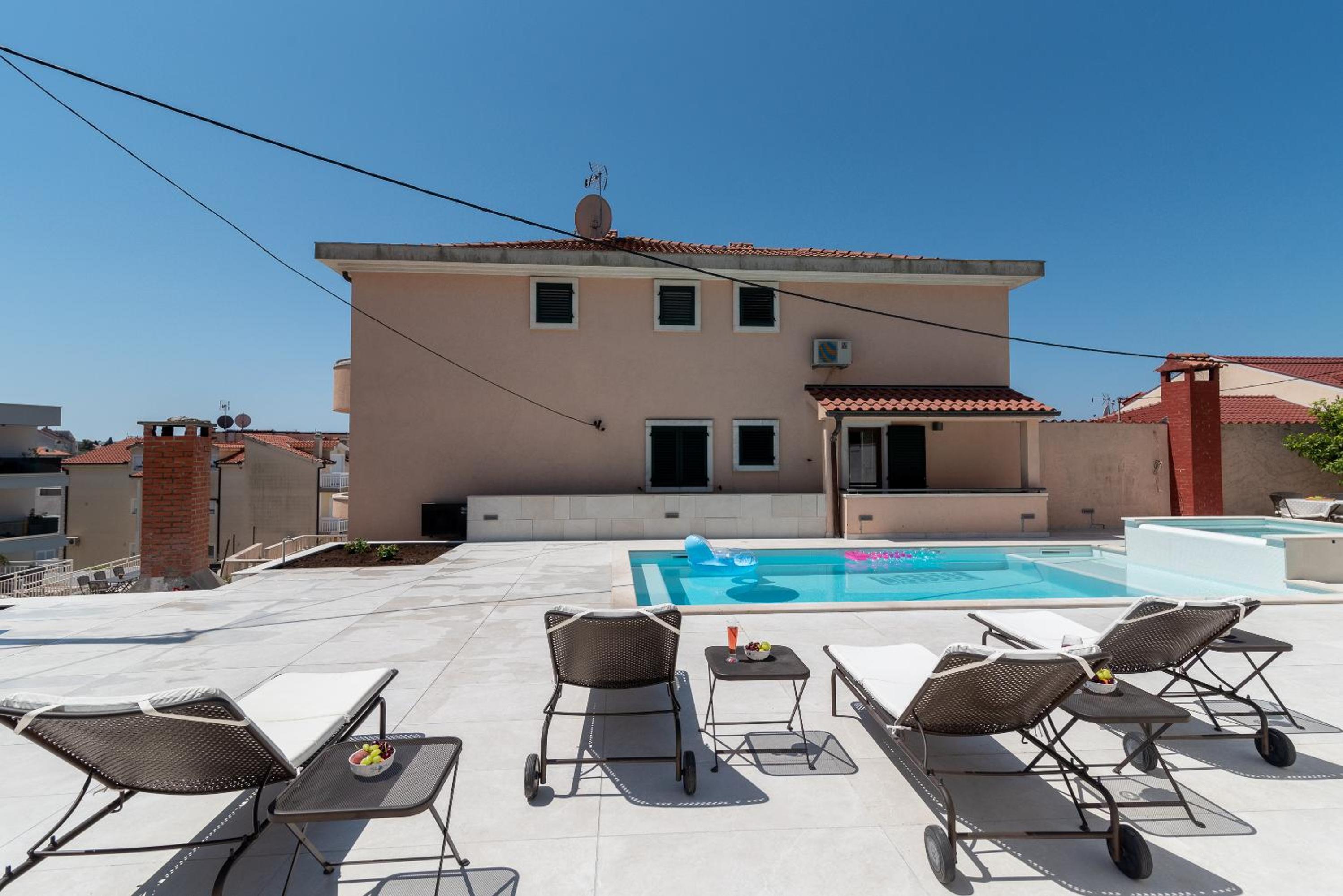 Photo 42