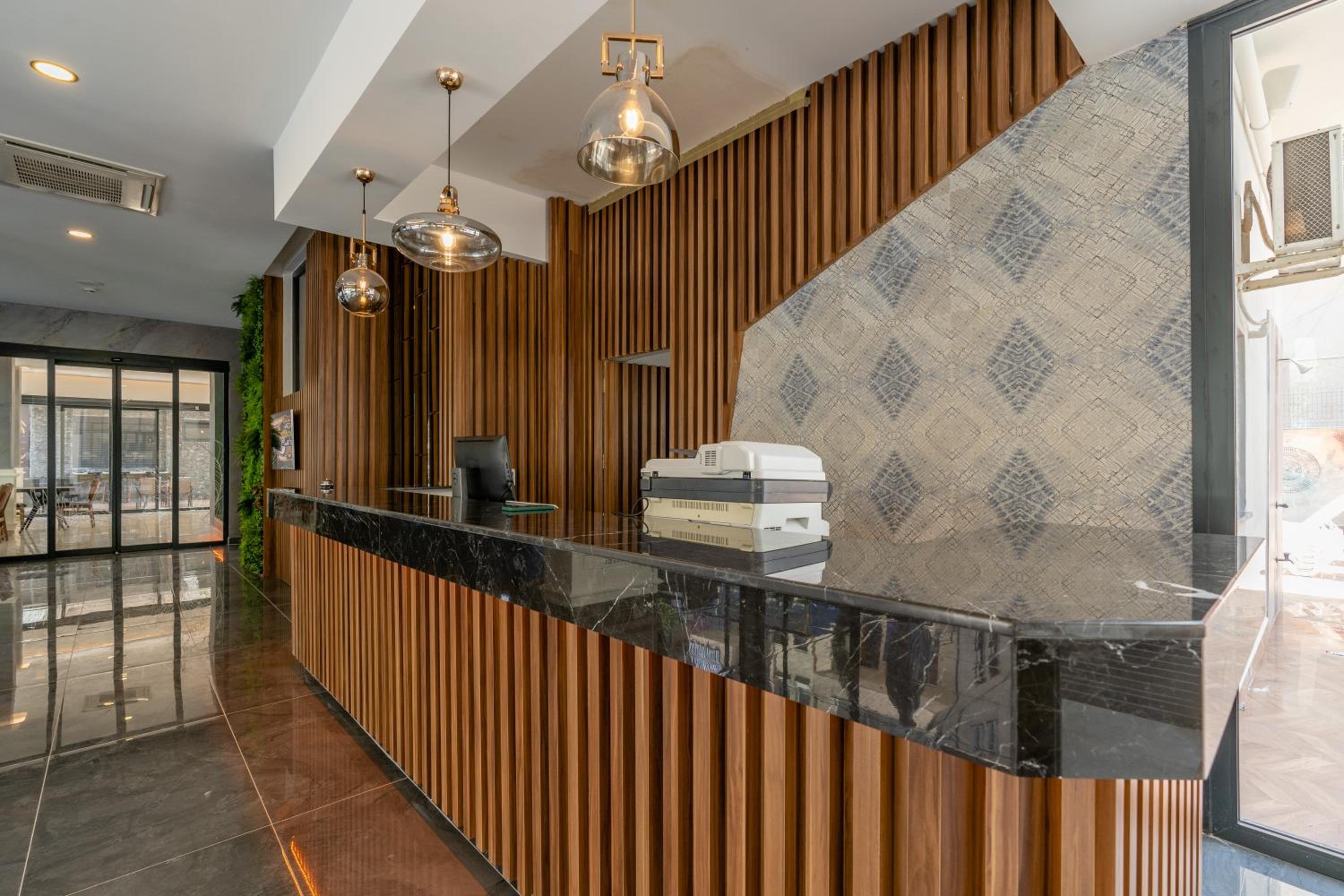 Gurses Life Hotel - Image 11