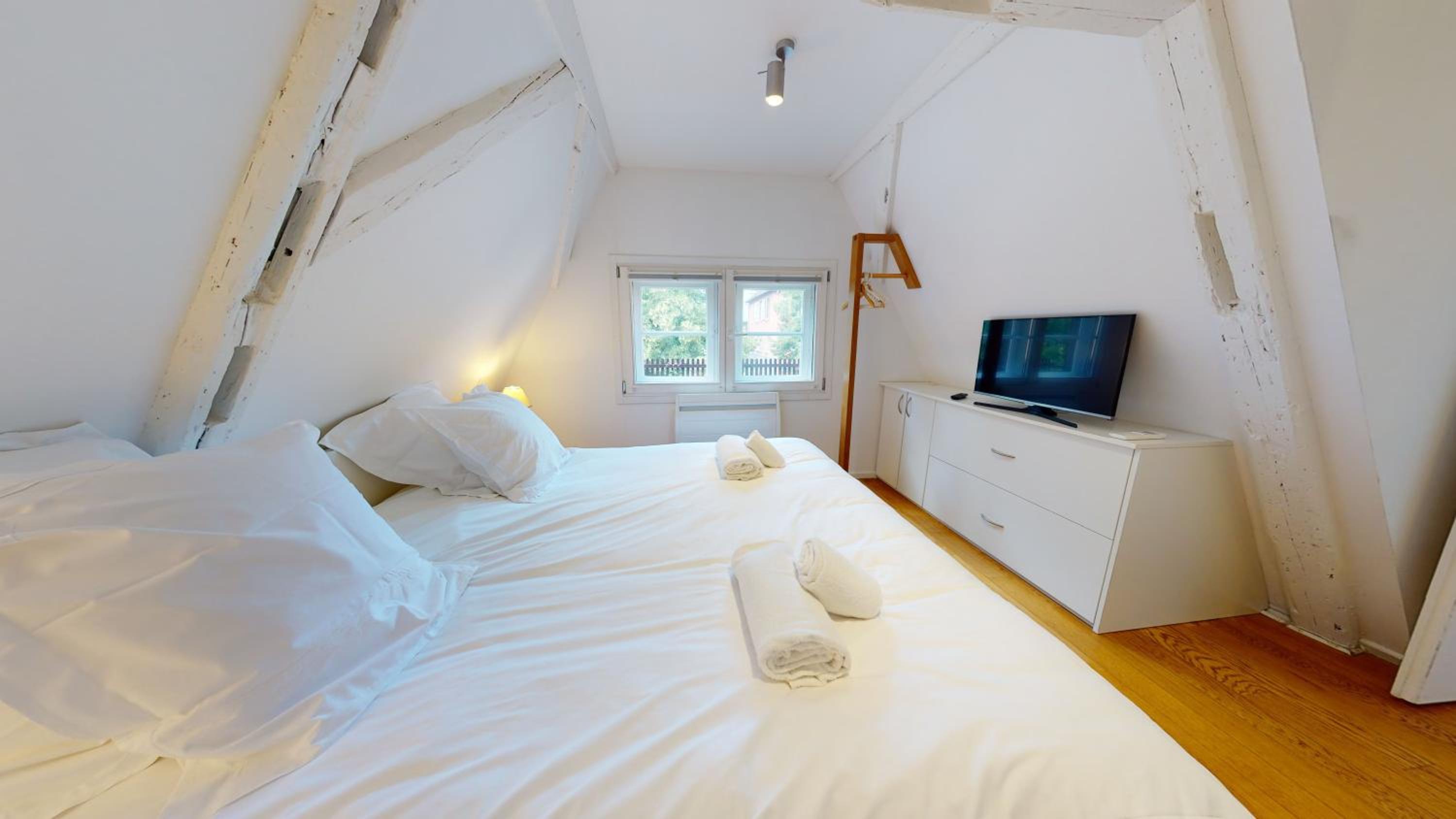 Le Lohkäs - LOFT Triplex Ultra Design Petite France view 5