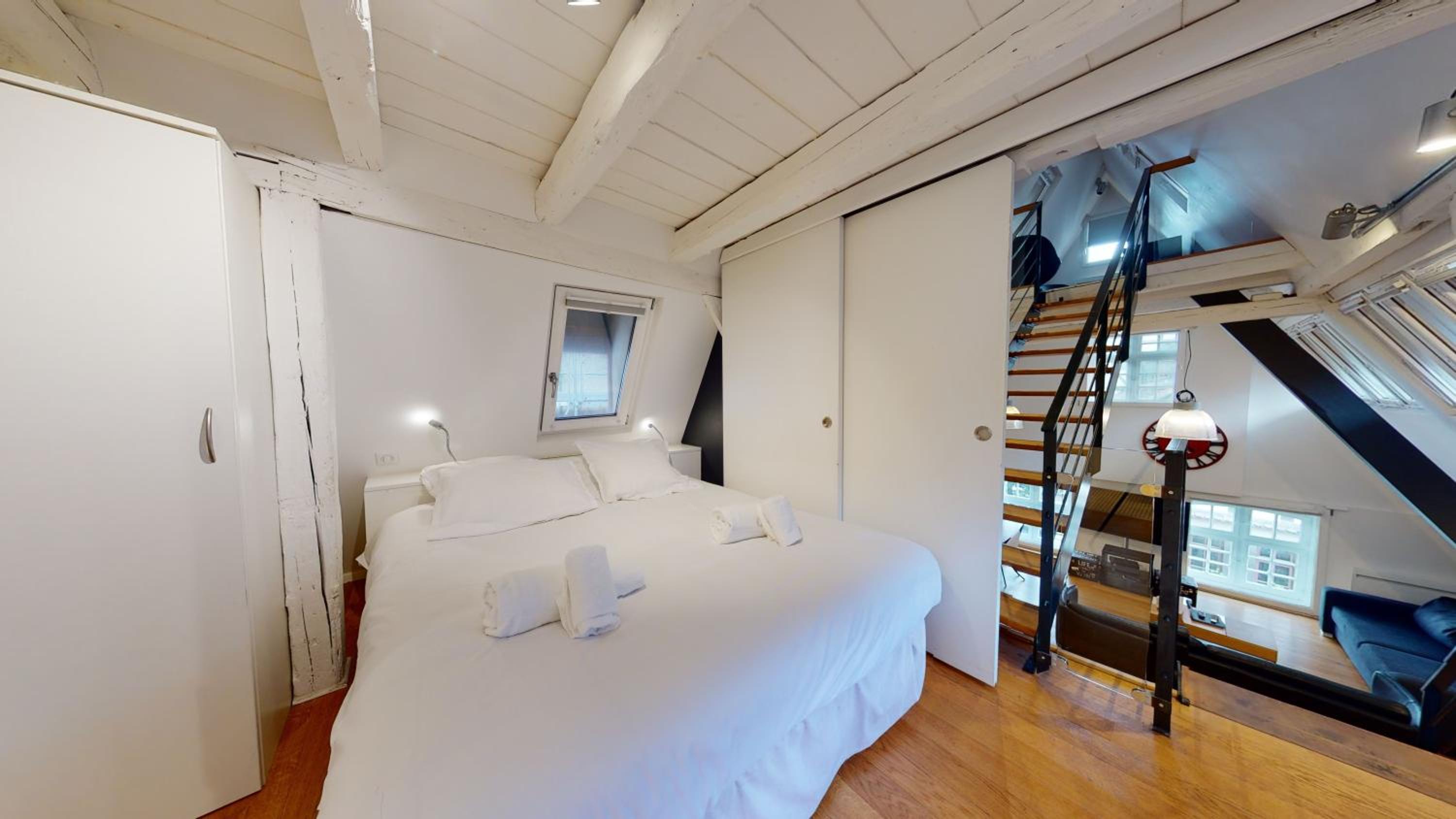 Le Lohkäs - LOFT Triplex Ultra Design Petite France view 3