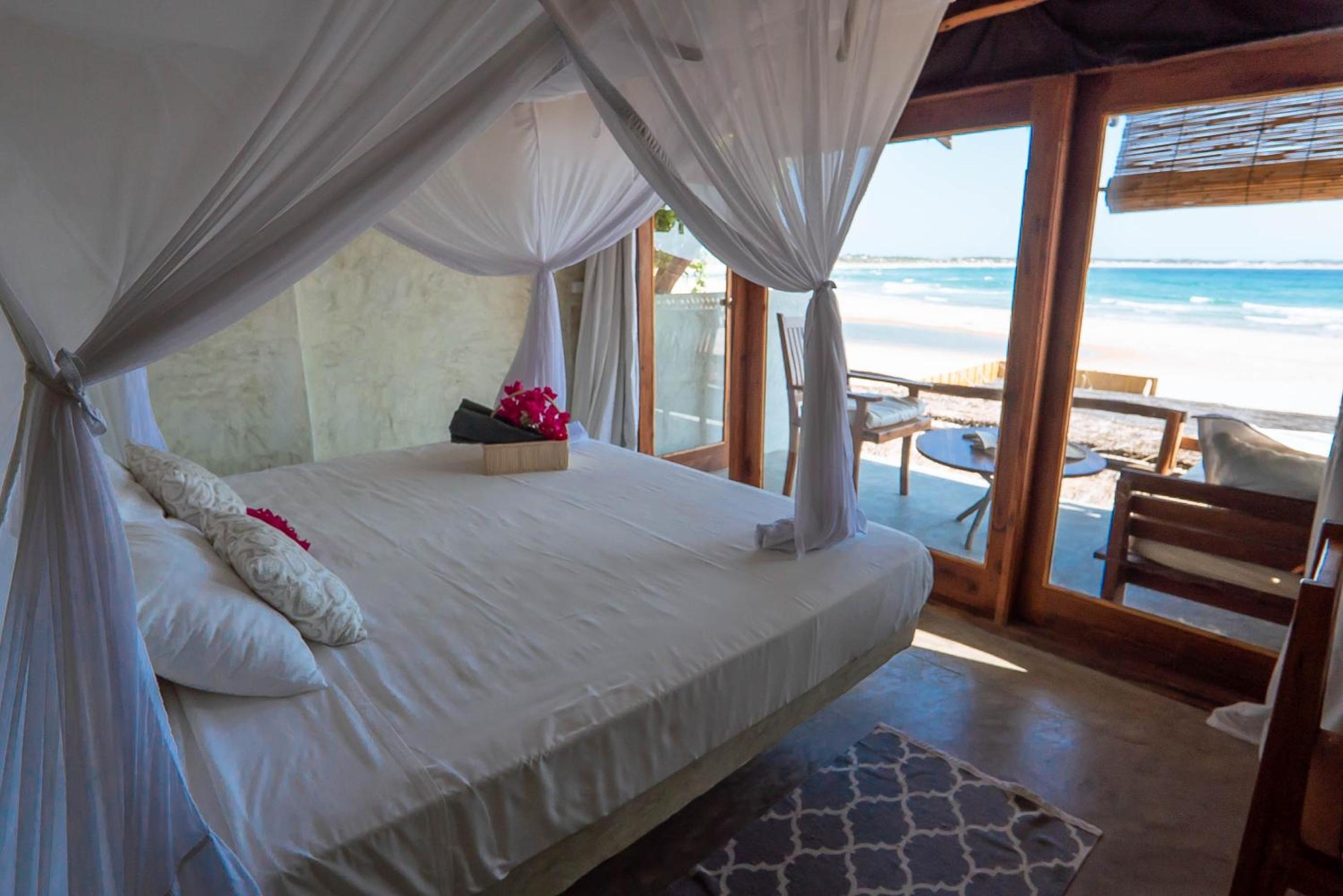 Casa na Praia Tofo- beach front hotel