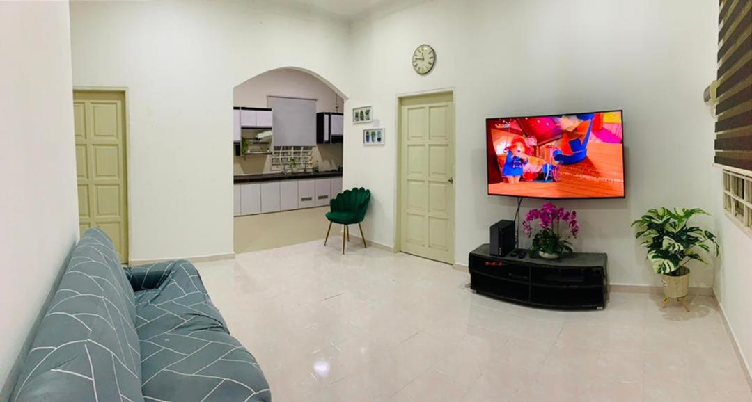 Nurul Amin Guest House Pantai Cahaya Bulan Kota Bharu photo 1