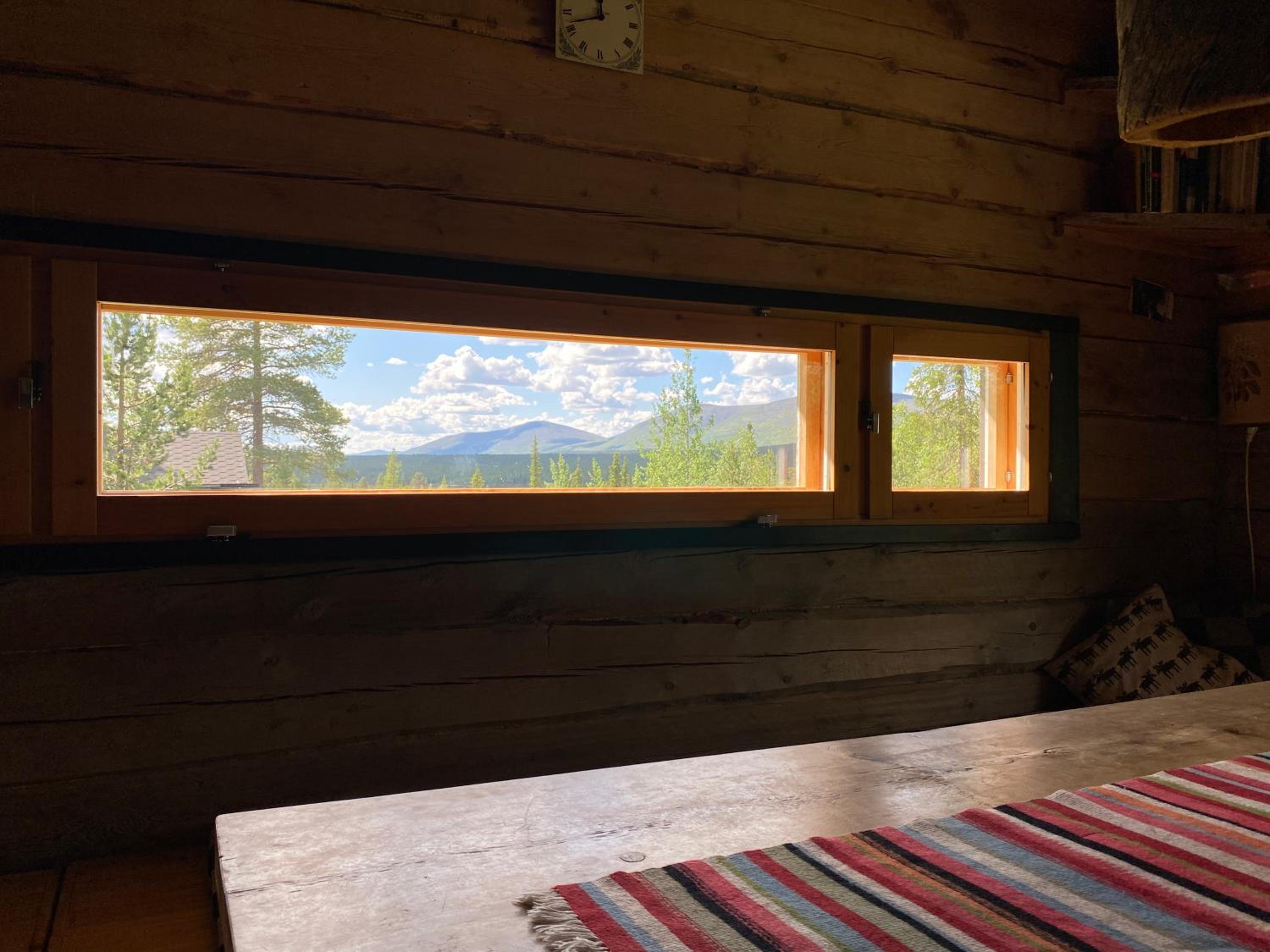 Northern lights home opposite the mountains view 5