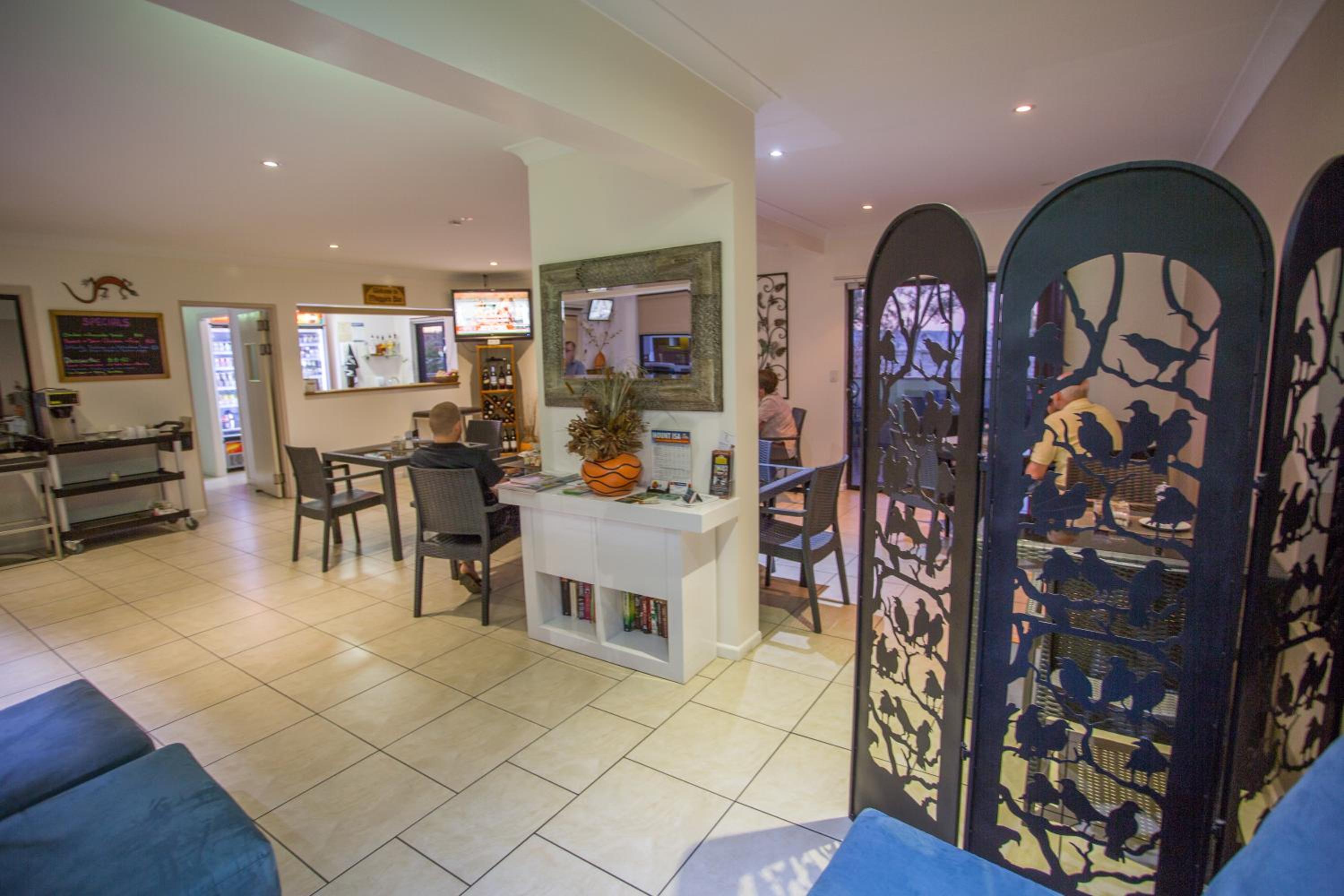 Spinifex Motel and Serviced Apartments
