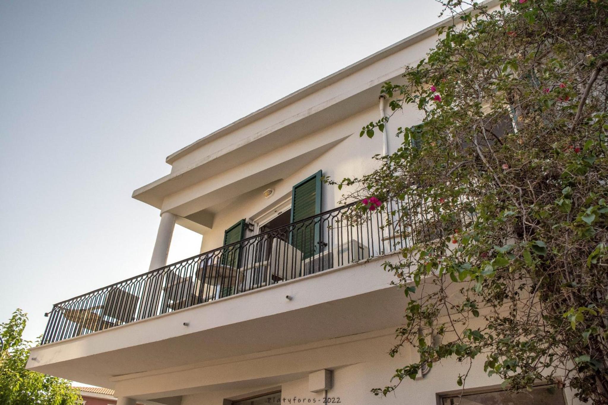 Platyforos, in city central of Zakynthos photo 5