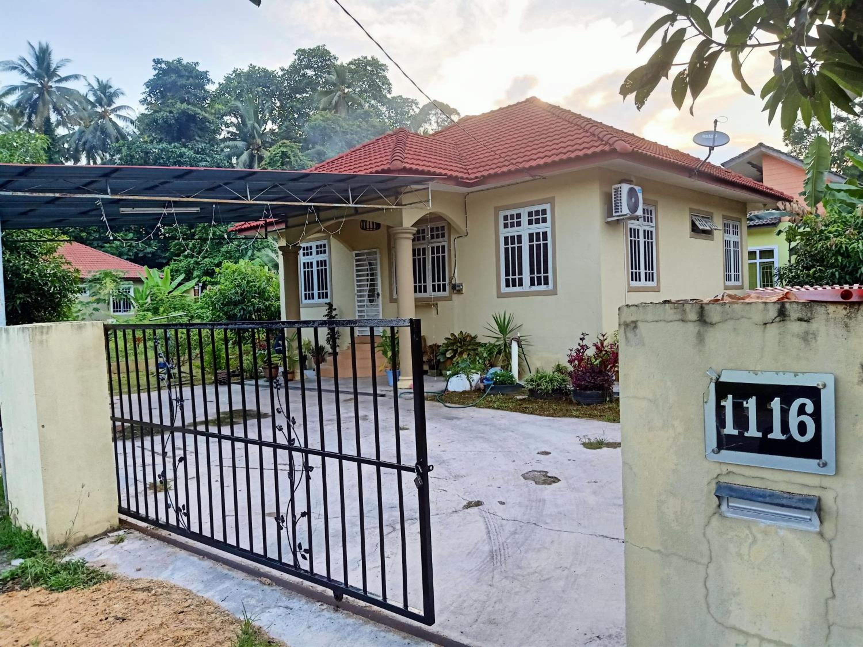 Nurul Amin Guest House Pantai Cahaya Bulan Kota Bharu photo 7