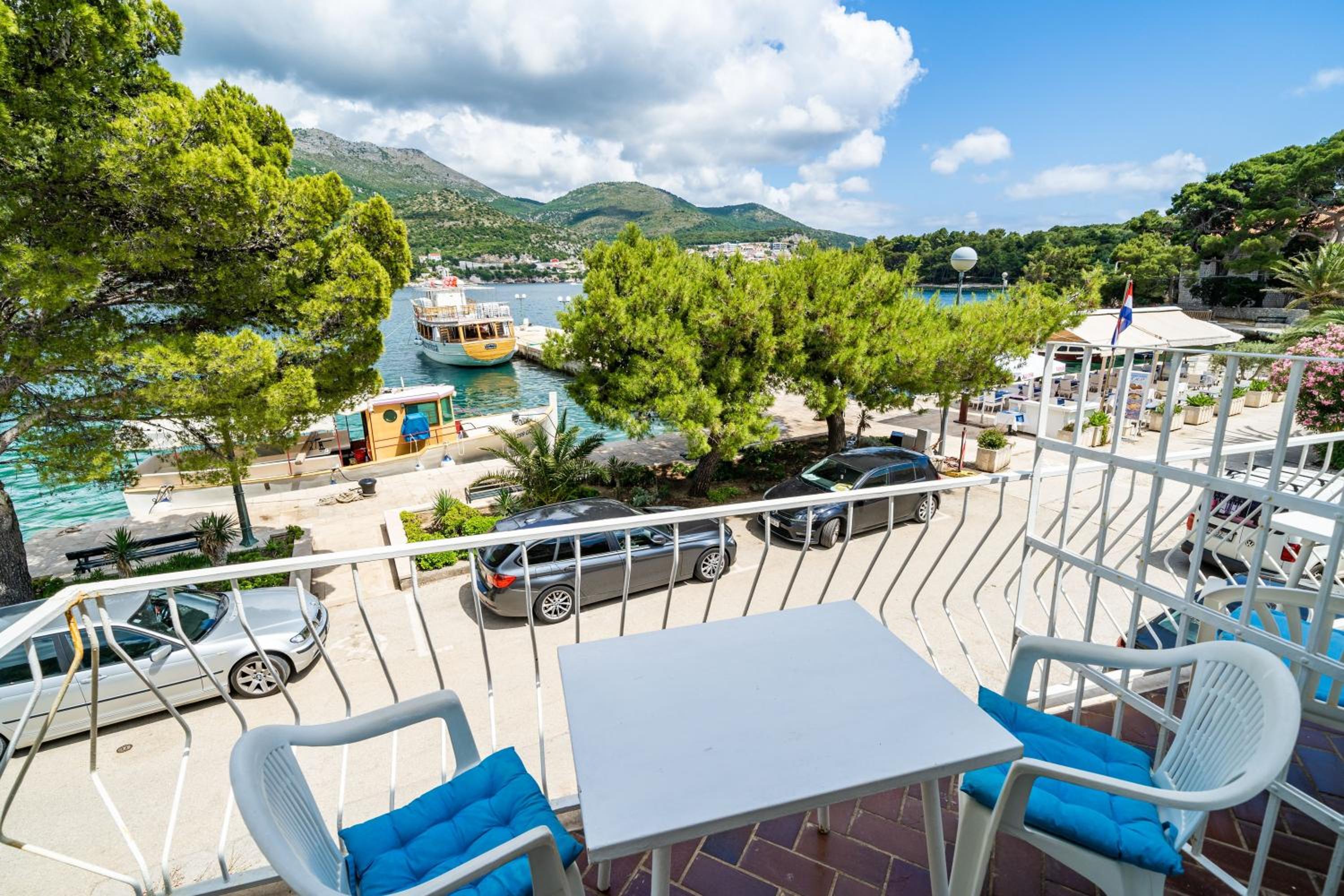 Apartments Zarac