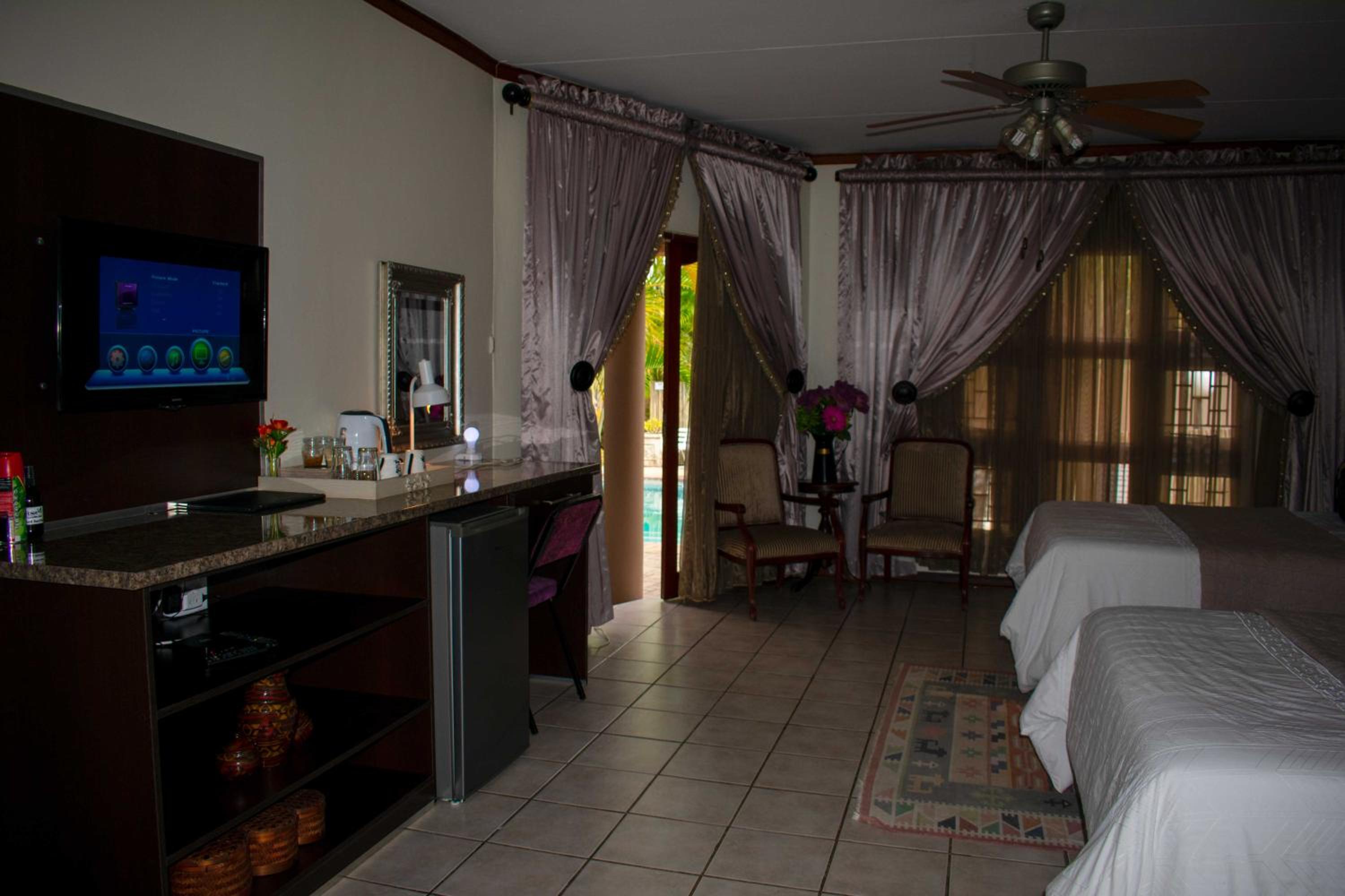 Photo 13