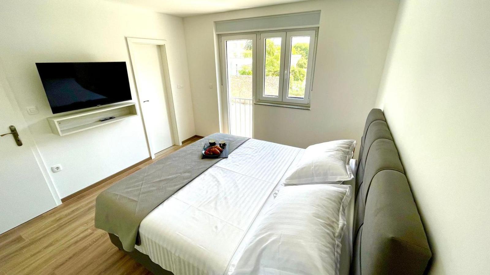 Studio Apartmani Kaja i Iva view 5