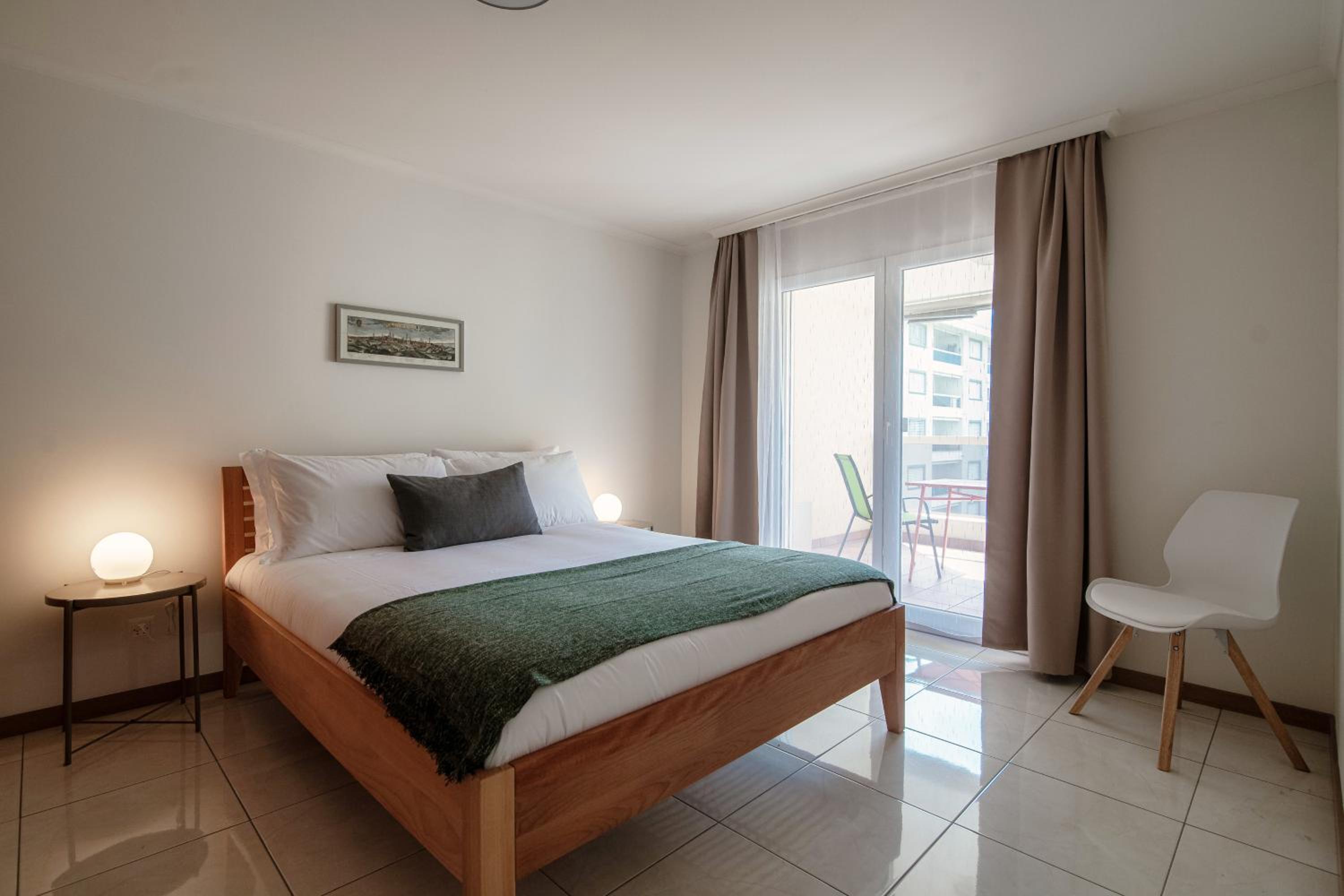 Minusio Apartment by Quokka 360 - bright and modern flat with balcony