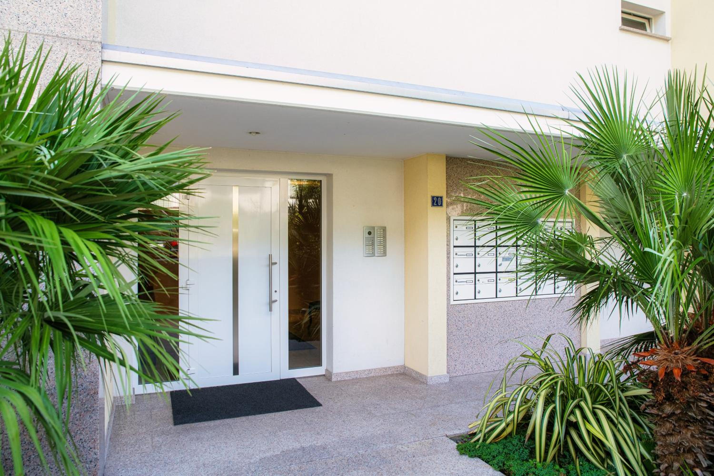 Minusio Apartment by Quokka 360 - bright and modern flat with balcony