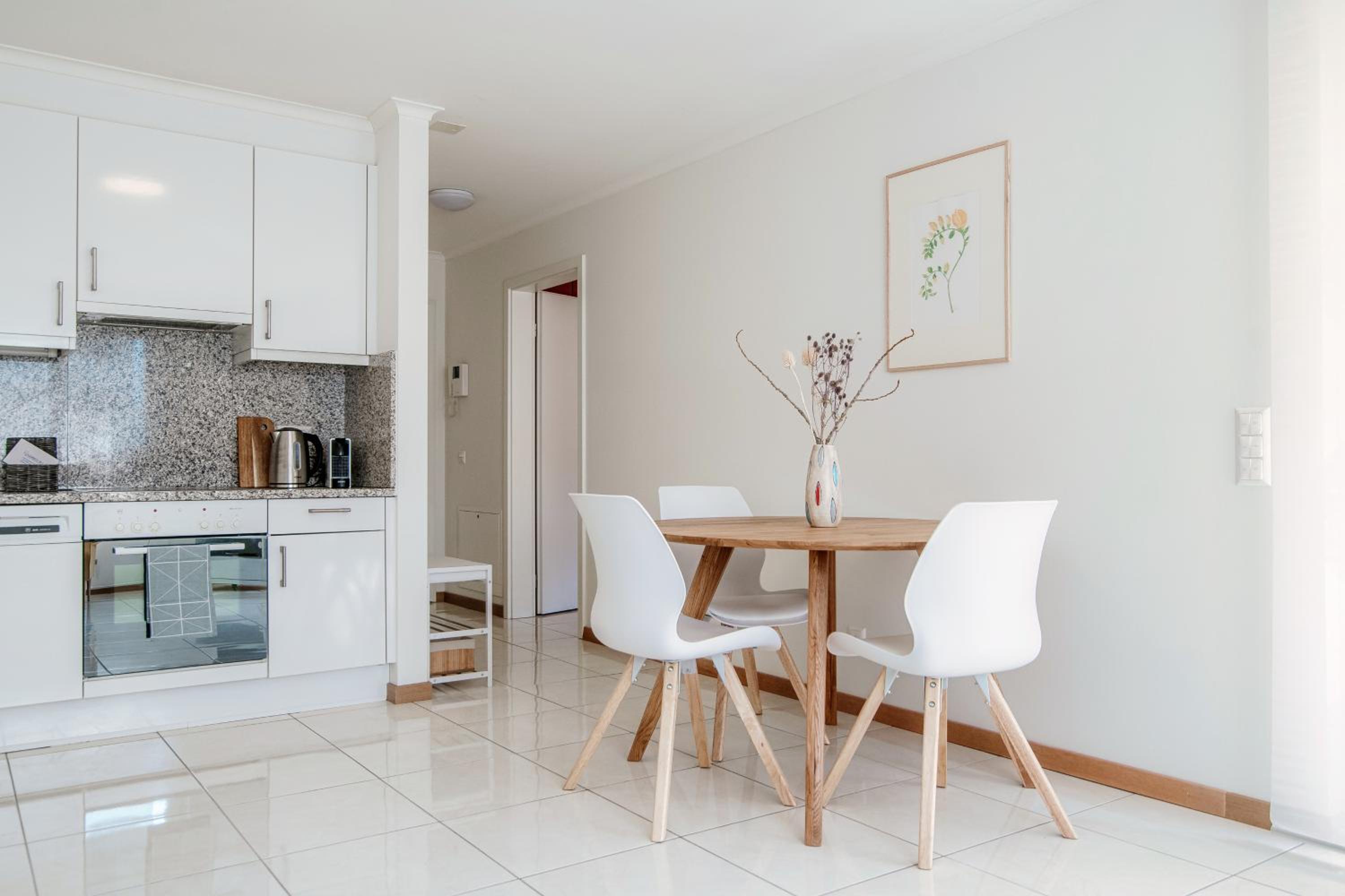 Minusio Apartment by Quokka 360 - bright and modern flat with balcony