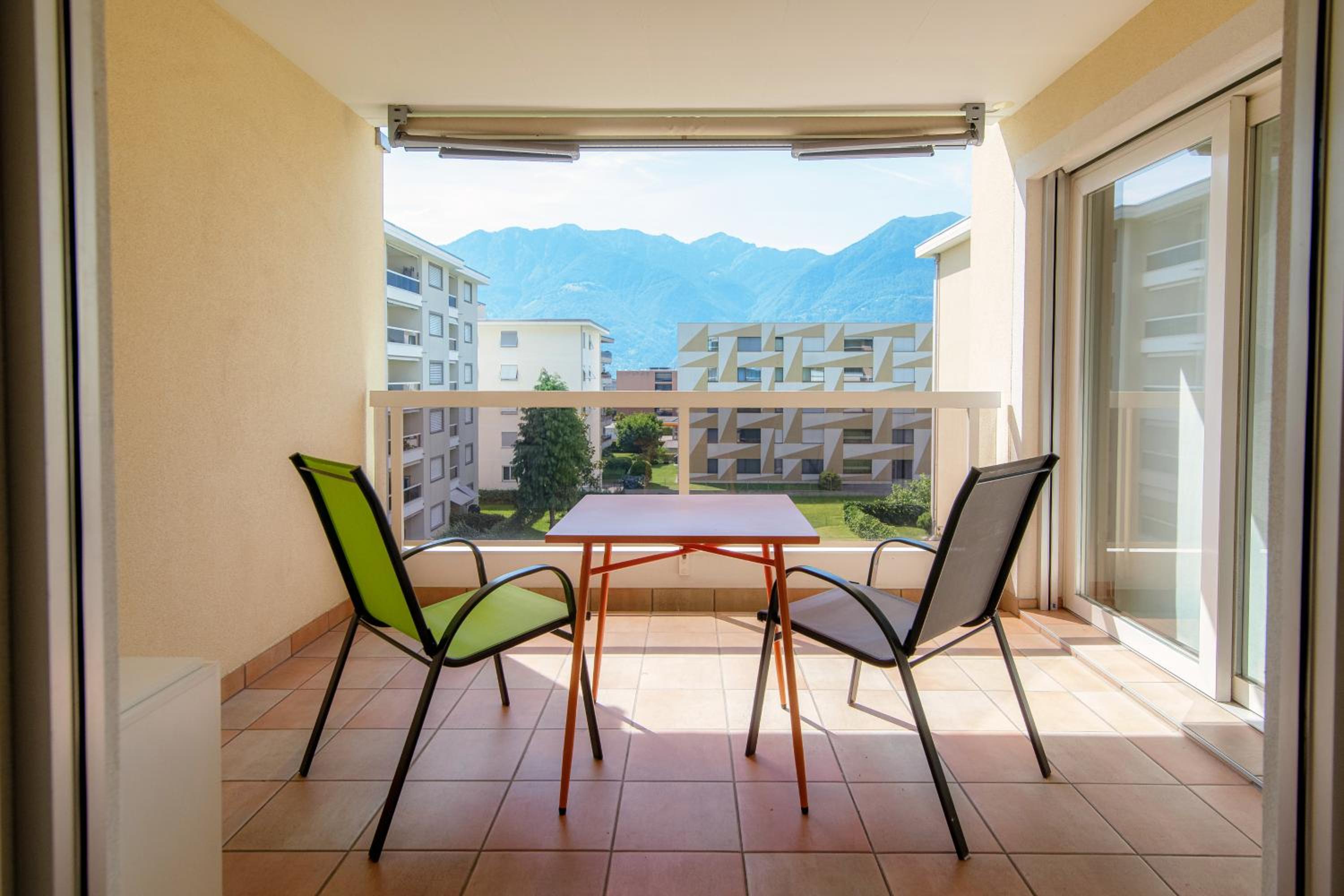 Minusio Apartment by Quokka 360 - bright and modern flat with balcony