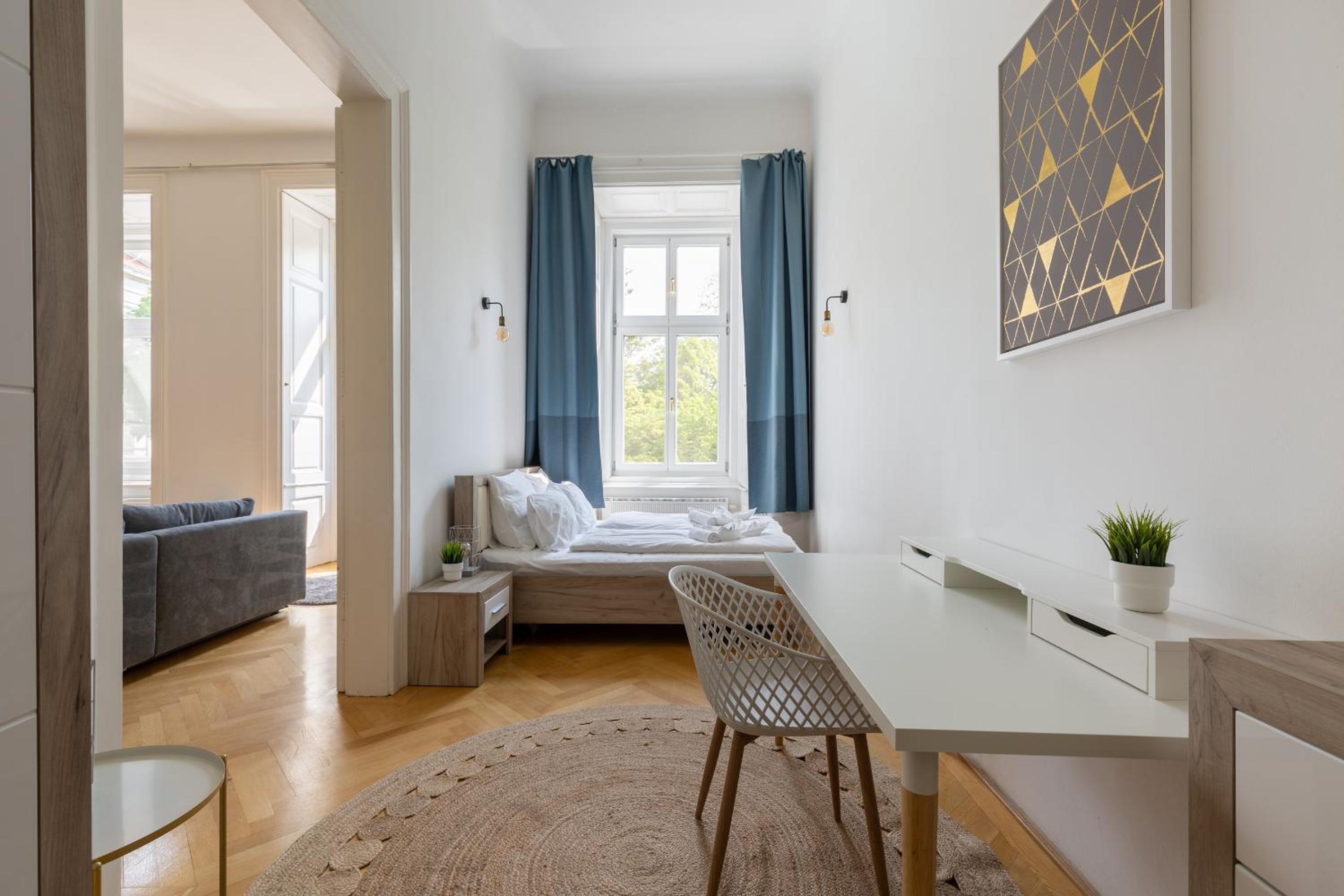 SUPER CENTRAL 2BR-2BT with Balcony&View&Sauna&Jacuzzi