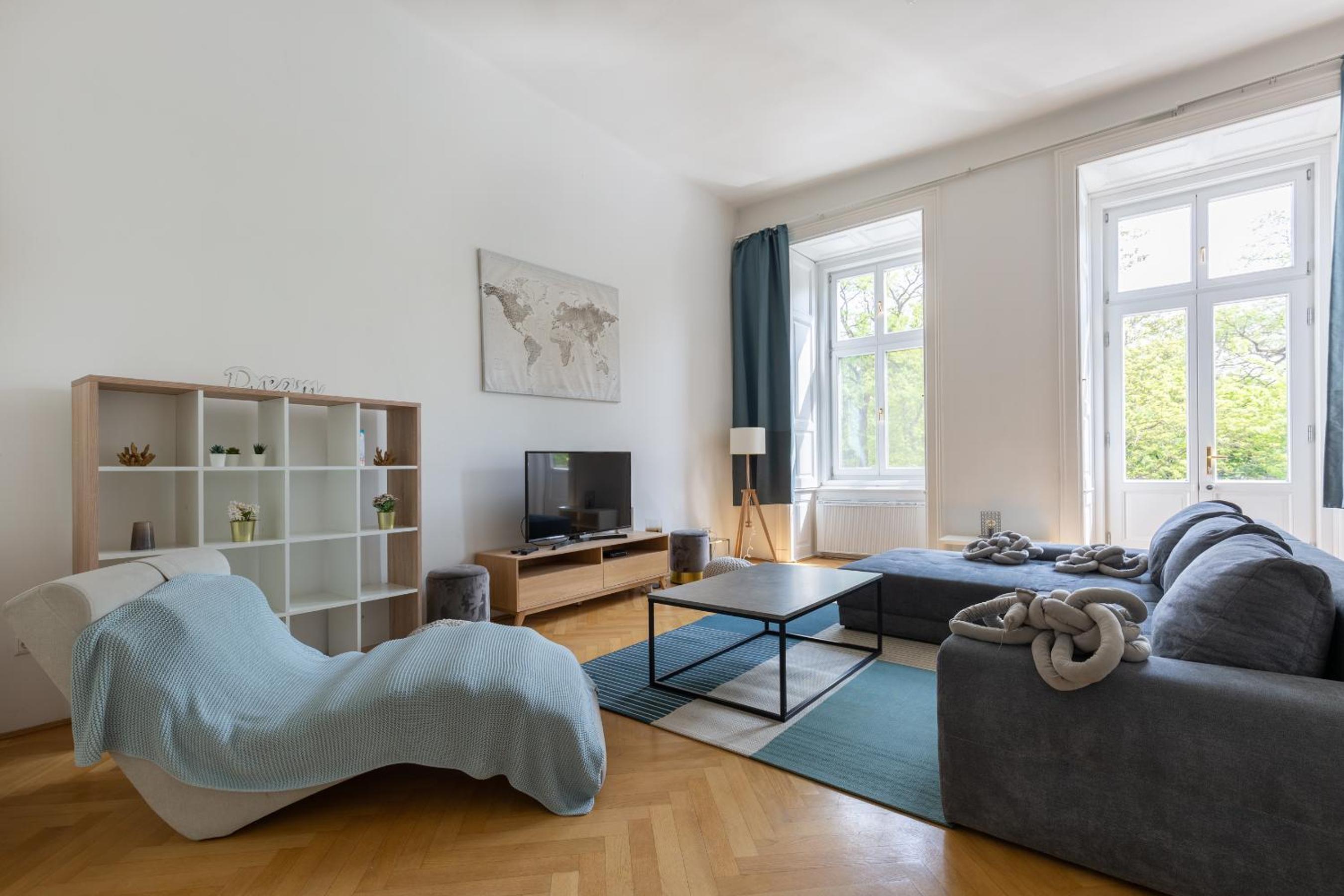 SUPER CENTRAL 2BR-2BT with Balcony&View&Sauna&Jacuzzi