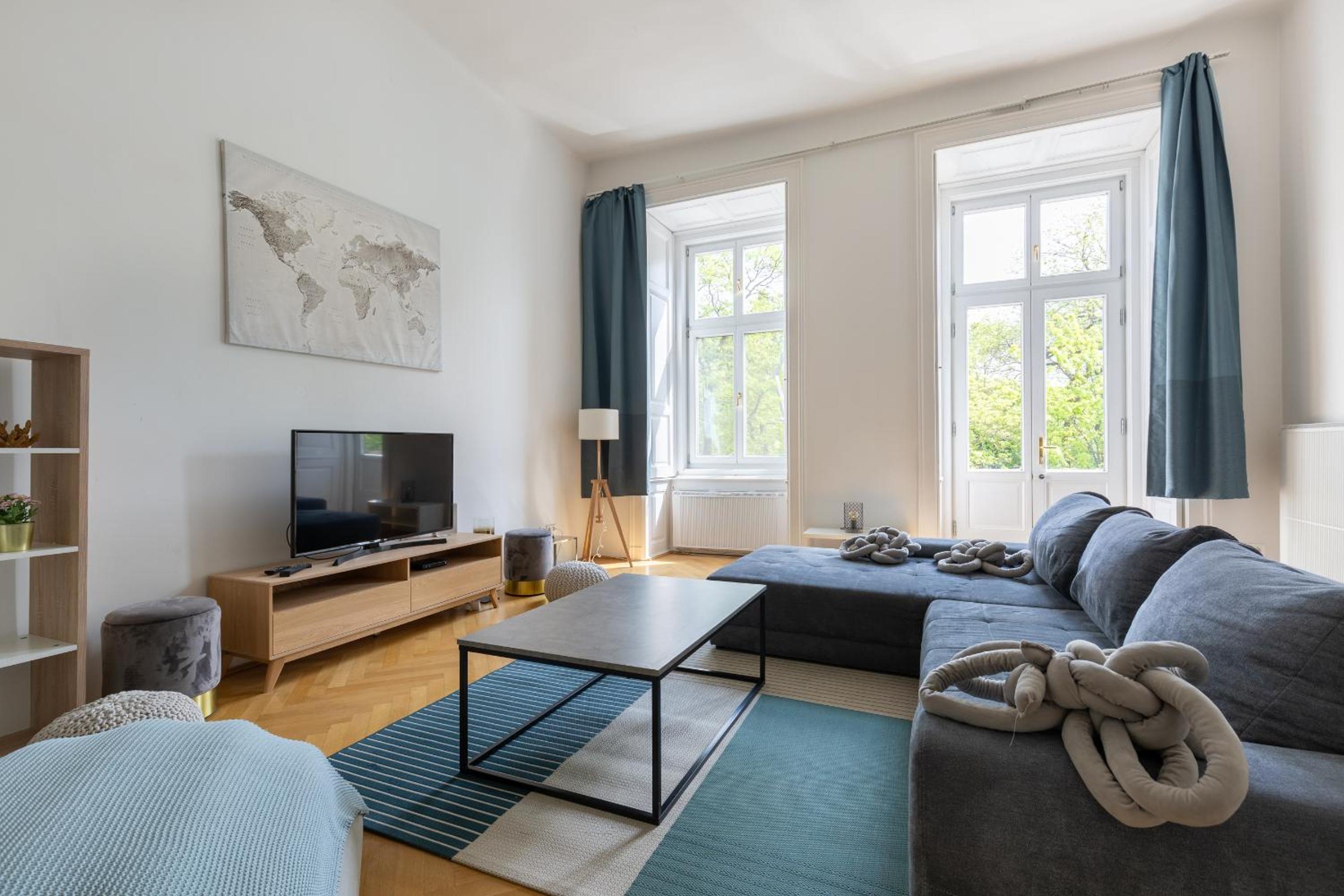 SUPER CENTRAL 2BR-2BT with Balcony&View&Sauna&Jacuzzi