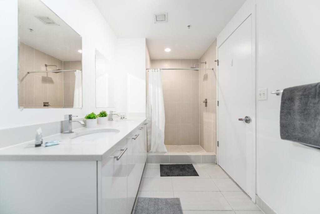 Awesome Apt With Pool in Midtown Miami