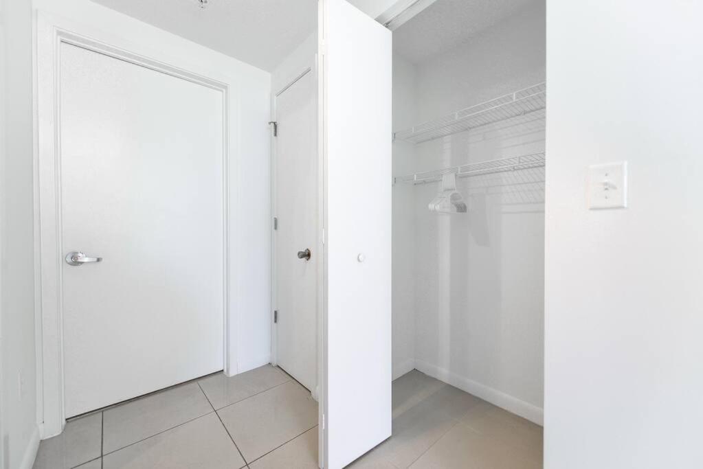 Awesome Apt With Pool in Midtown Miami