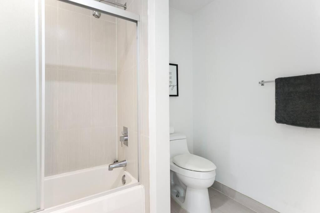 Awesome Apt With Pool in Midtown Miami