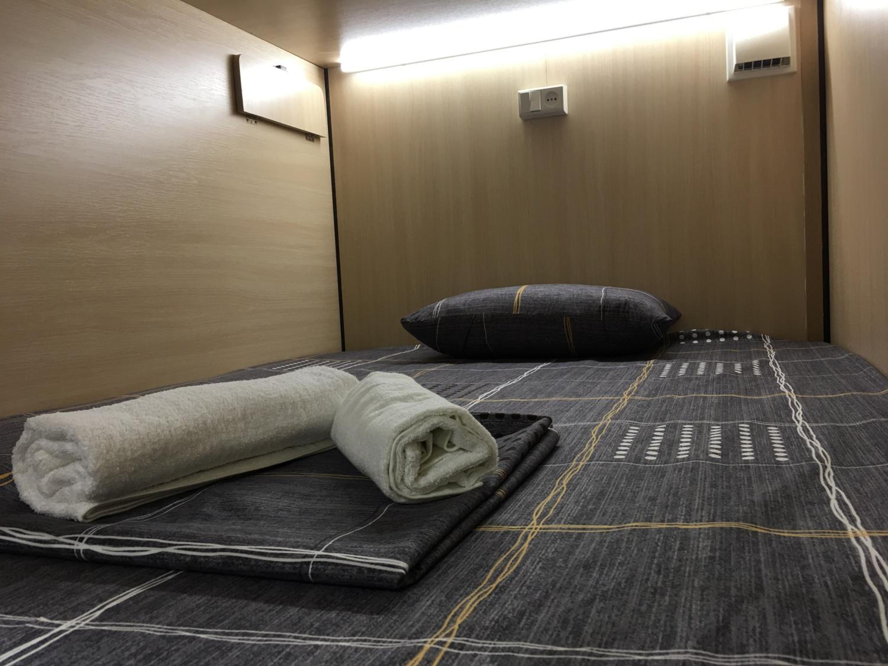 Bonvenon capsule Hostel