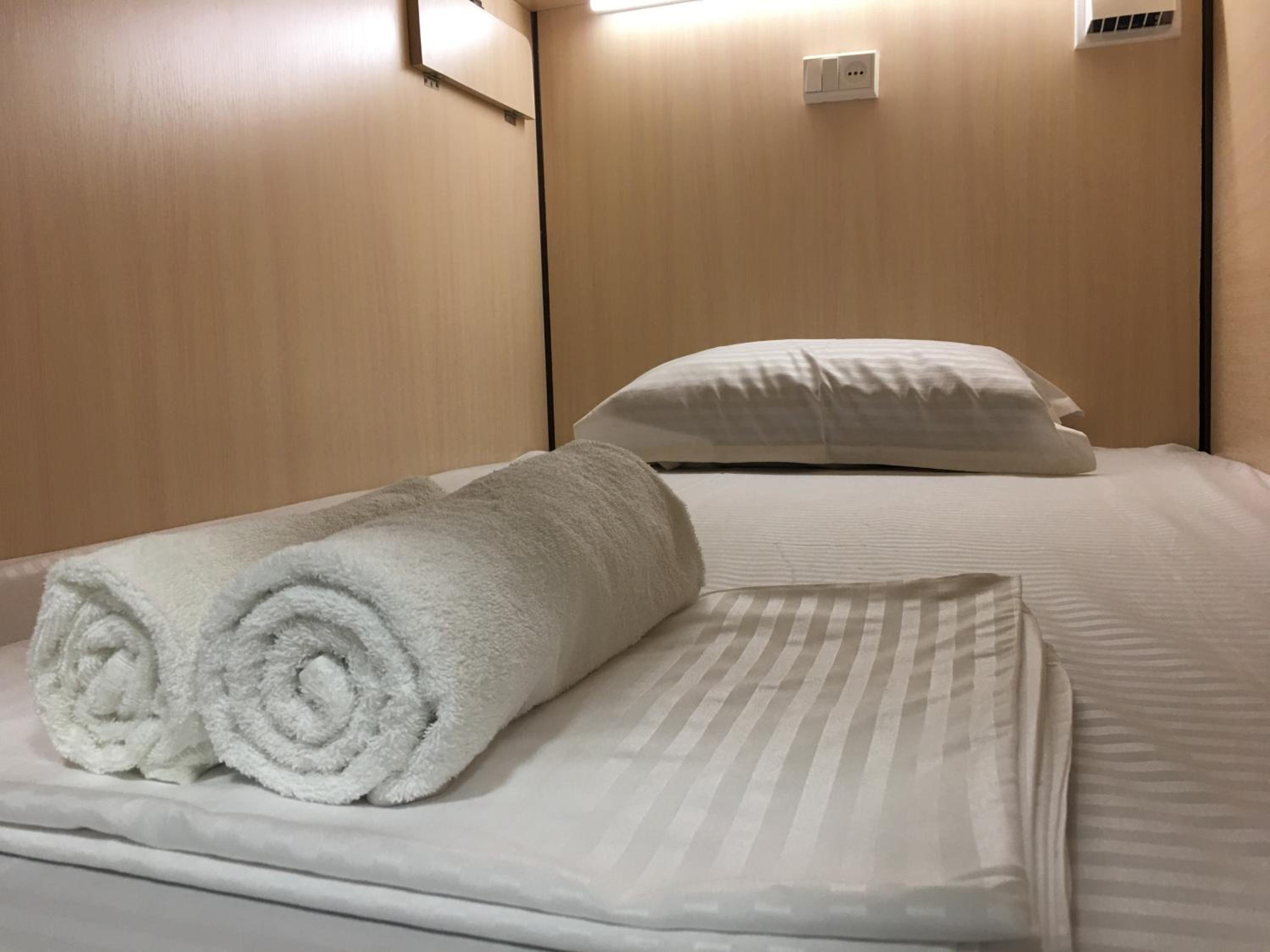 Bonvenon capsule Hostel