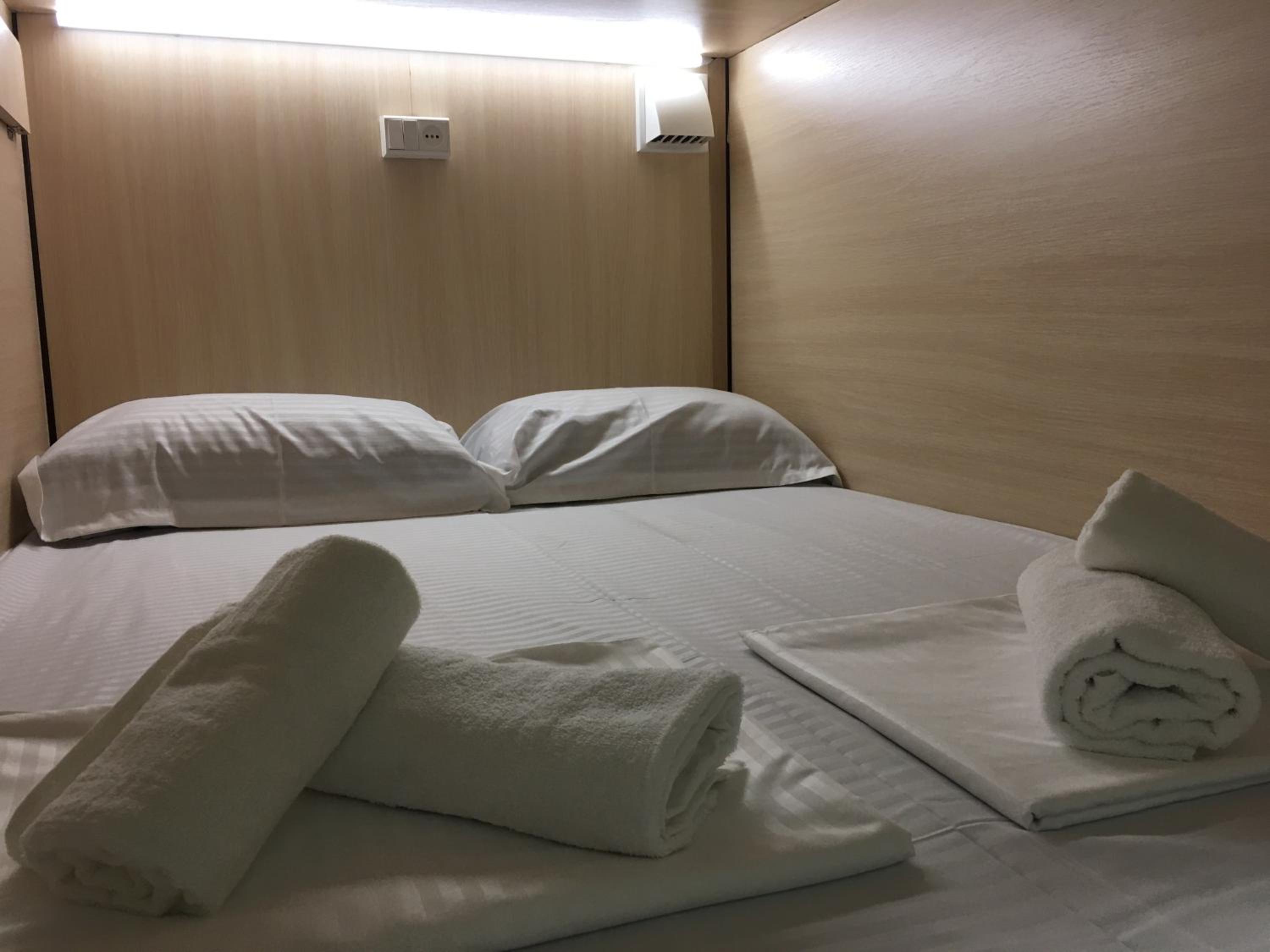 Bonvenon capsule Hostel