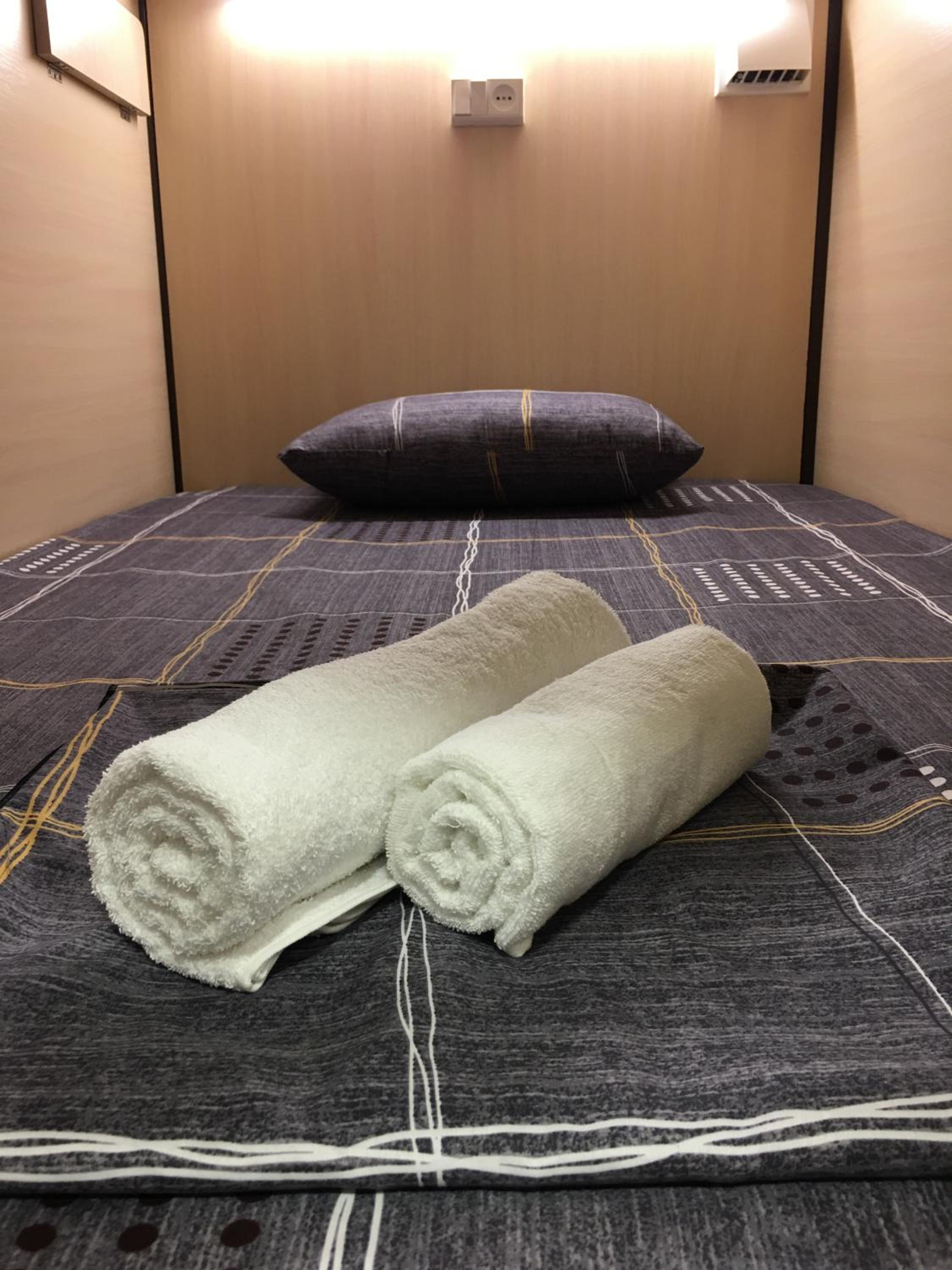 Bonvenon capsule Hostel