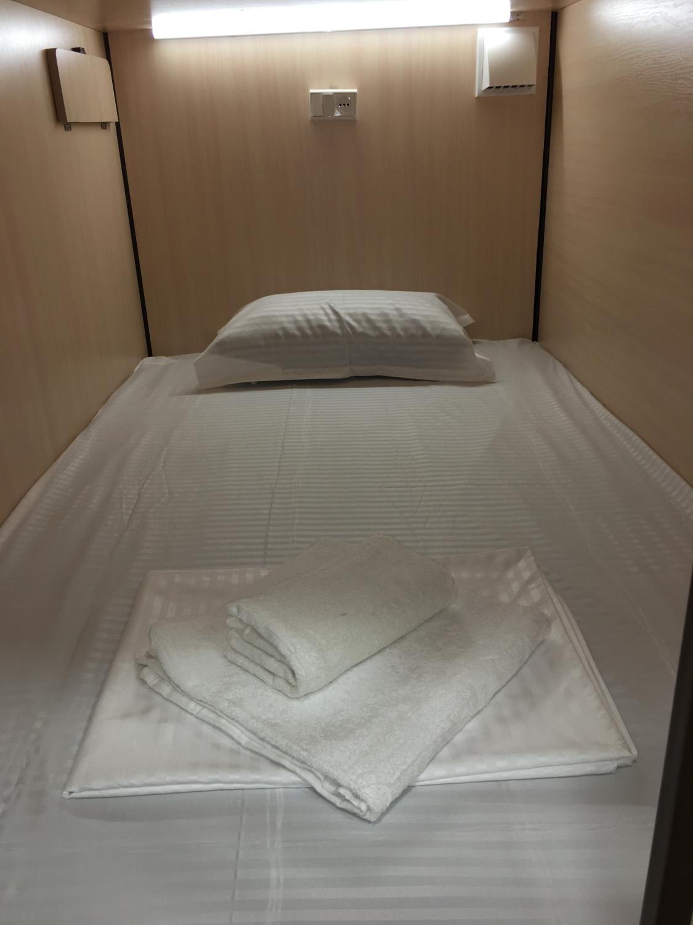 Bonvenon capsule Hostel