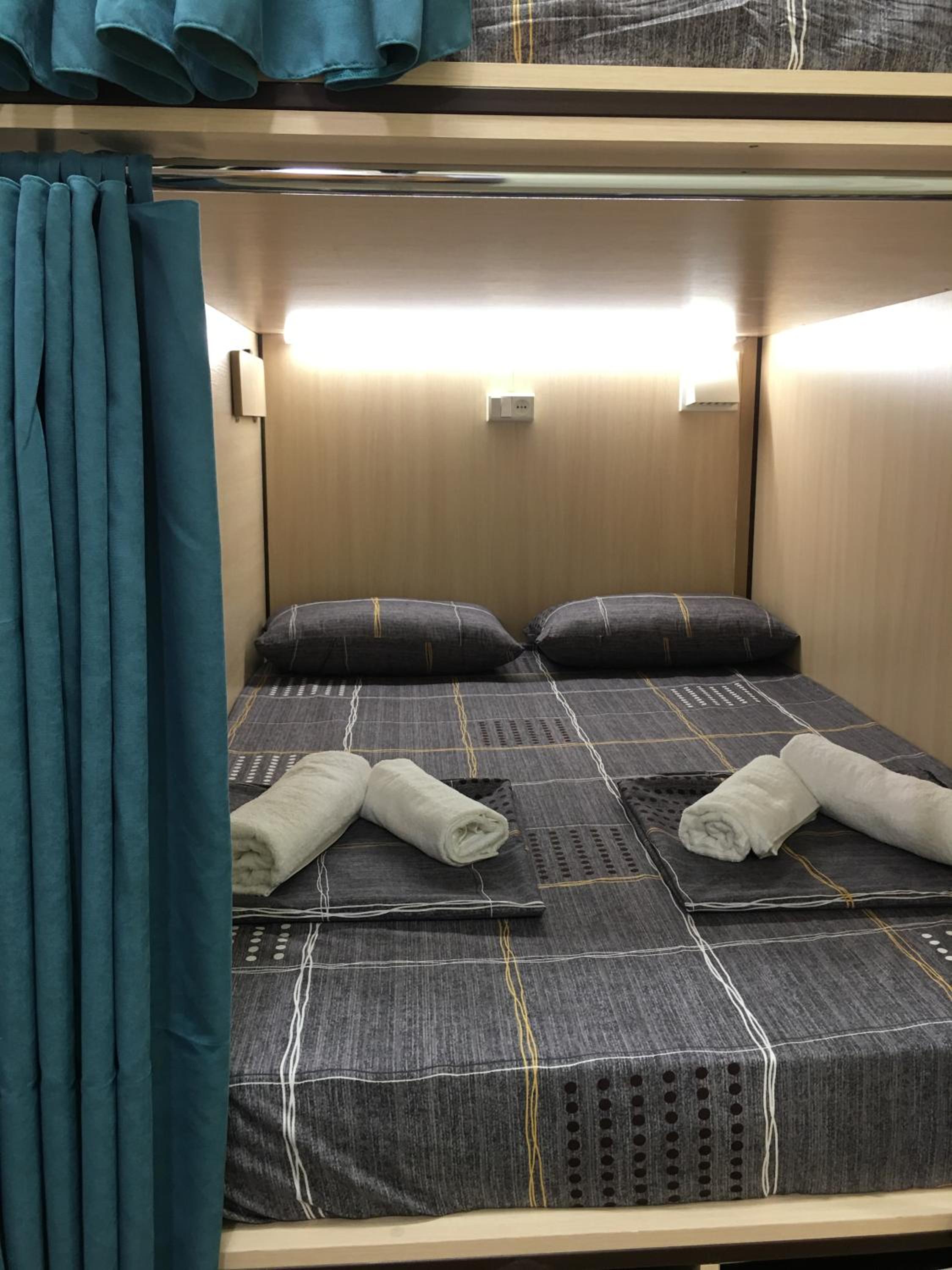 Bonvenon capsule Hostel