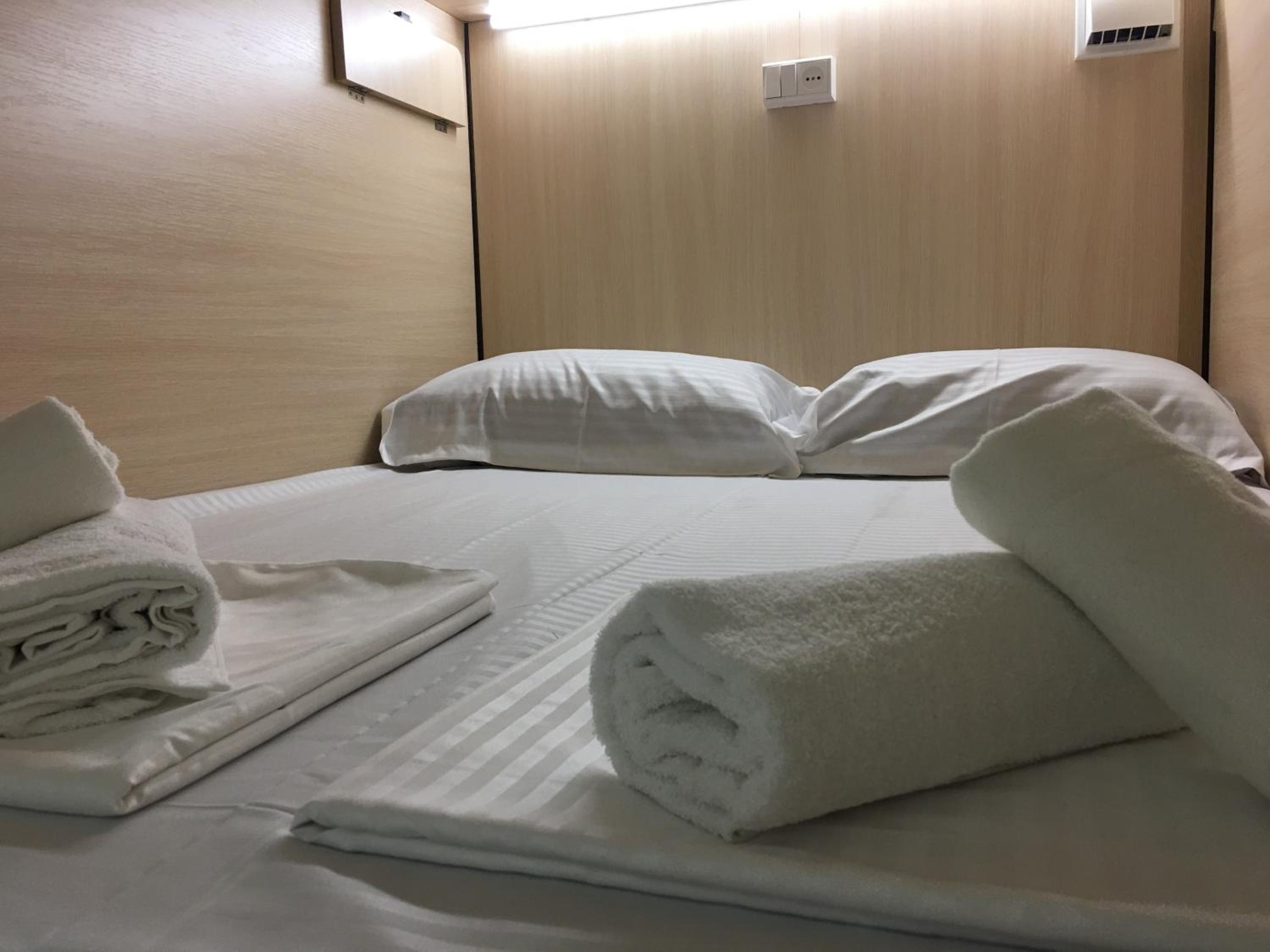 Bonvenon capsule Hostel