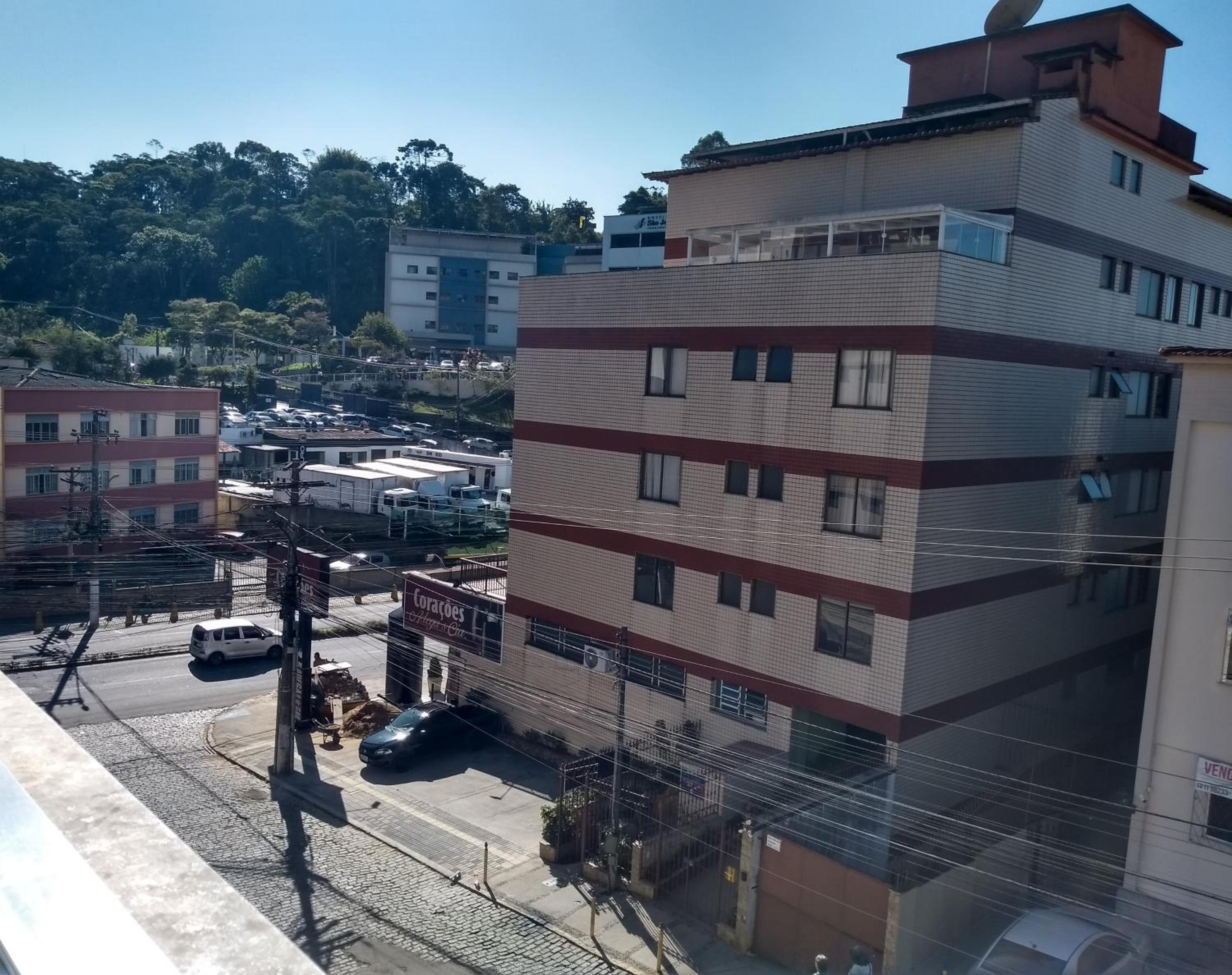 Apartamento próximo a avenida, localizado no 3 pavimento em prédio sem elevador
