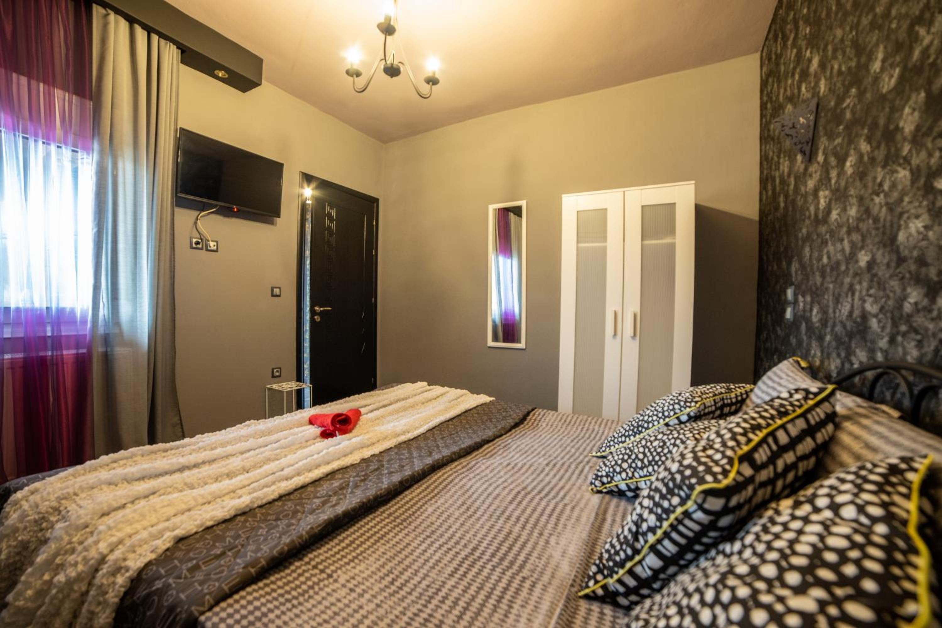 Lunar Meteorites photo 4