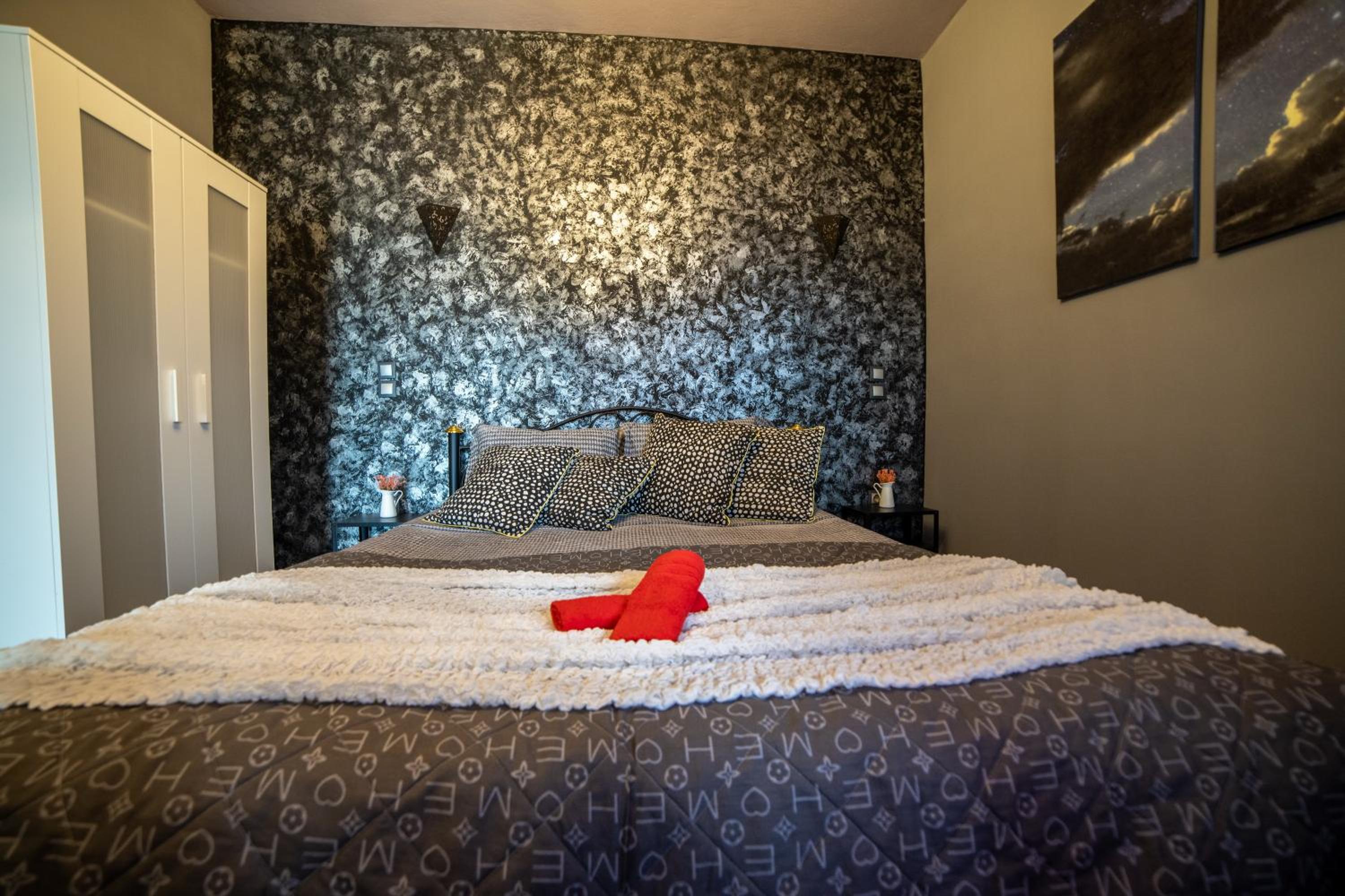 Lunar Meteorites photo 5