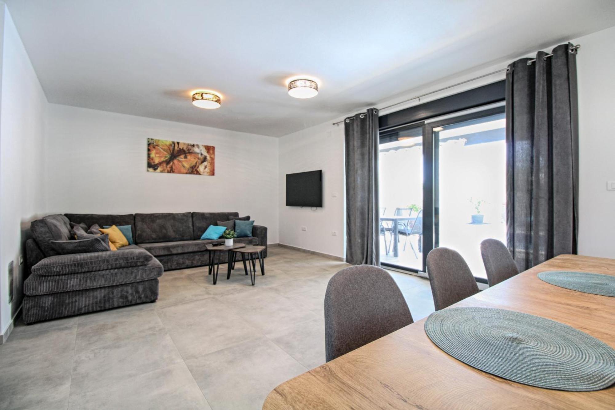 House Galizana 2186 view 4