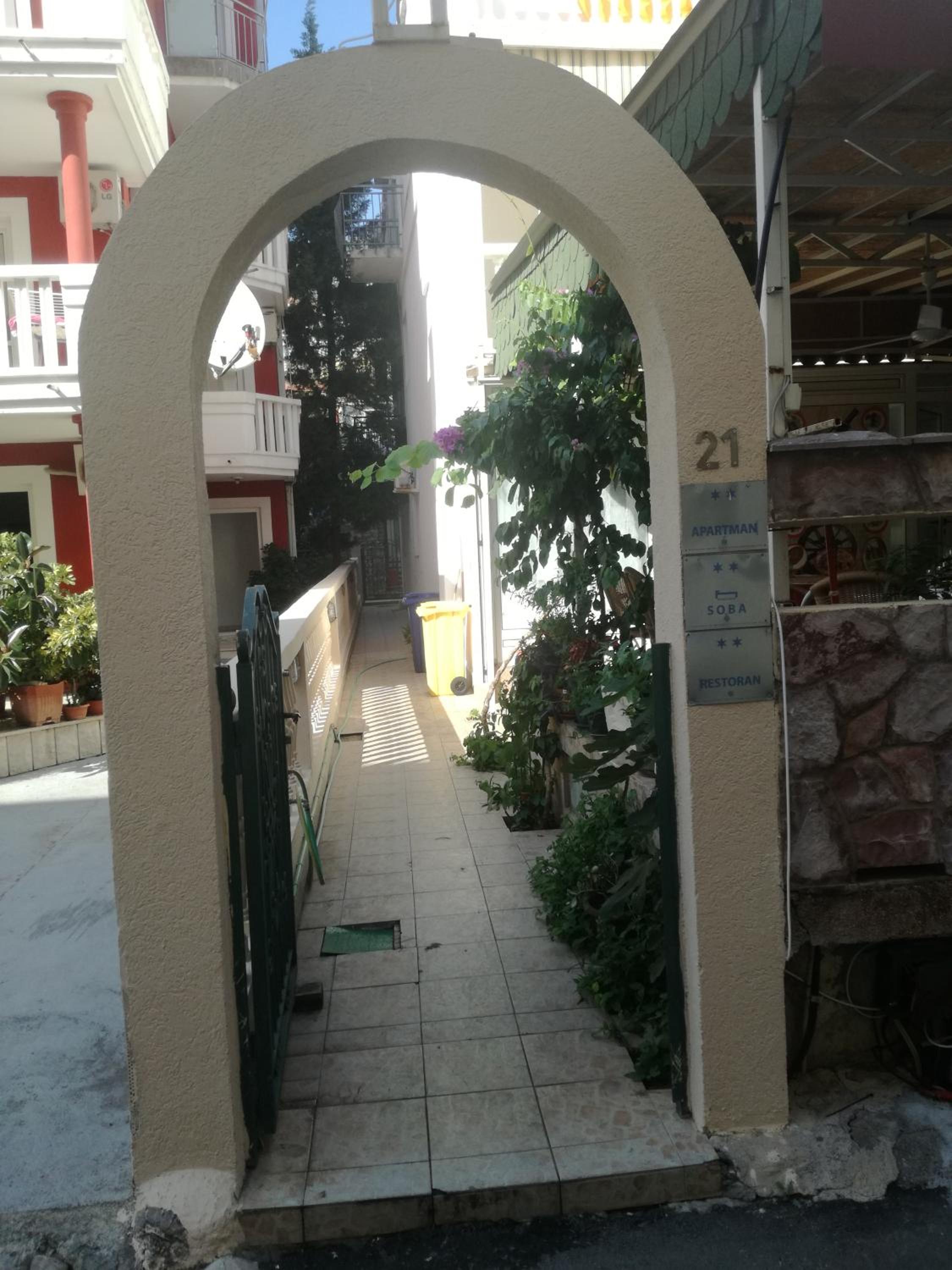 Photo 7
