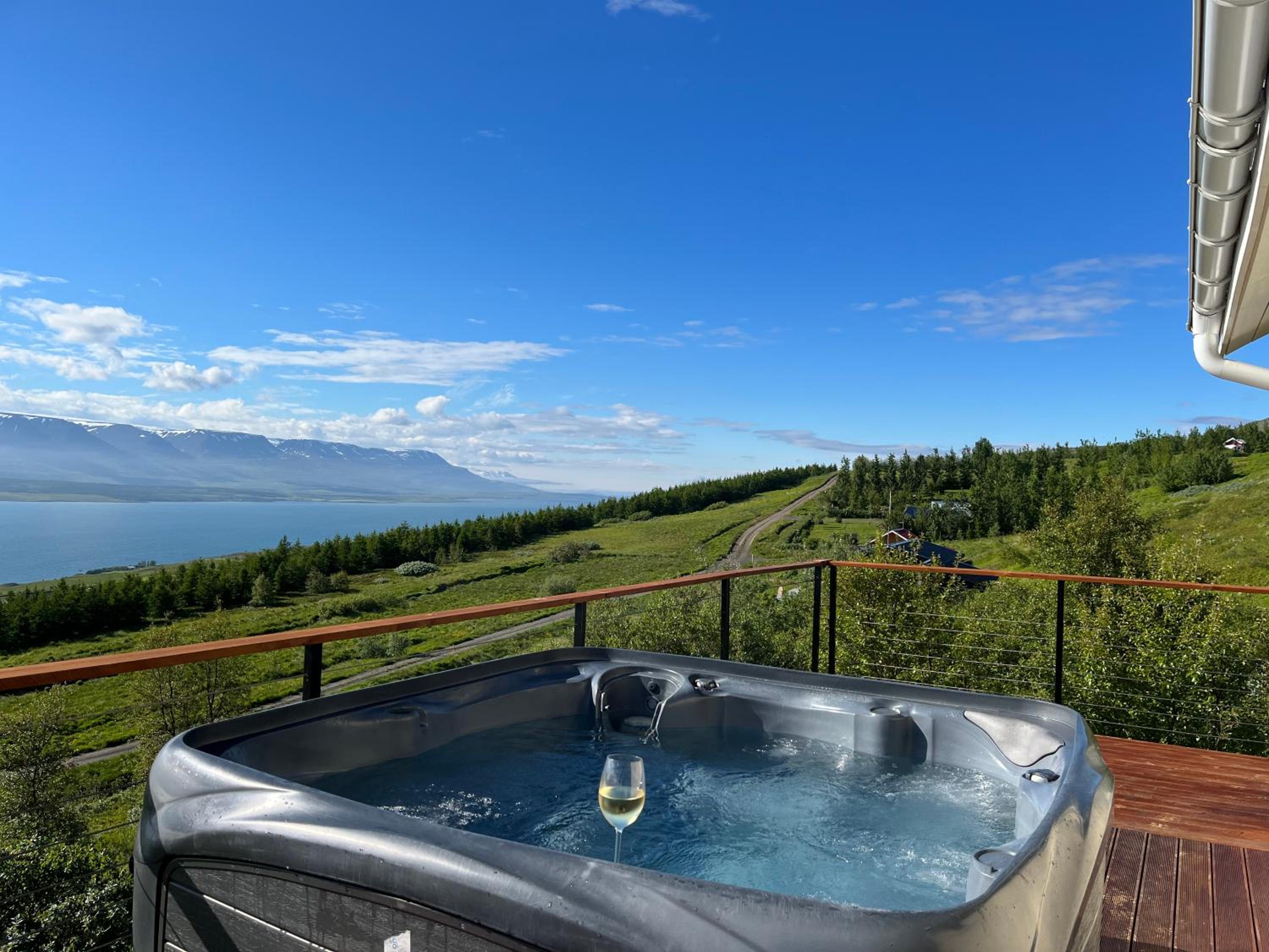 Akureyri - cabin with an amazing view view 3